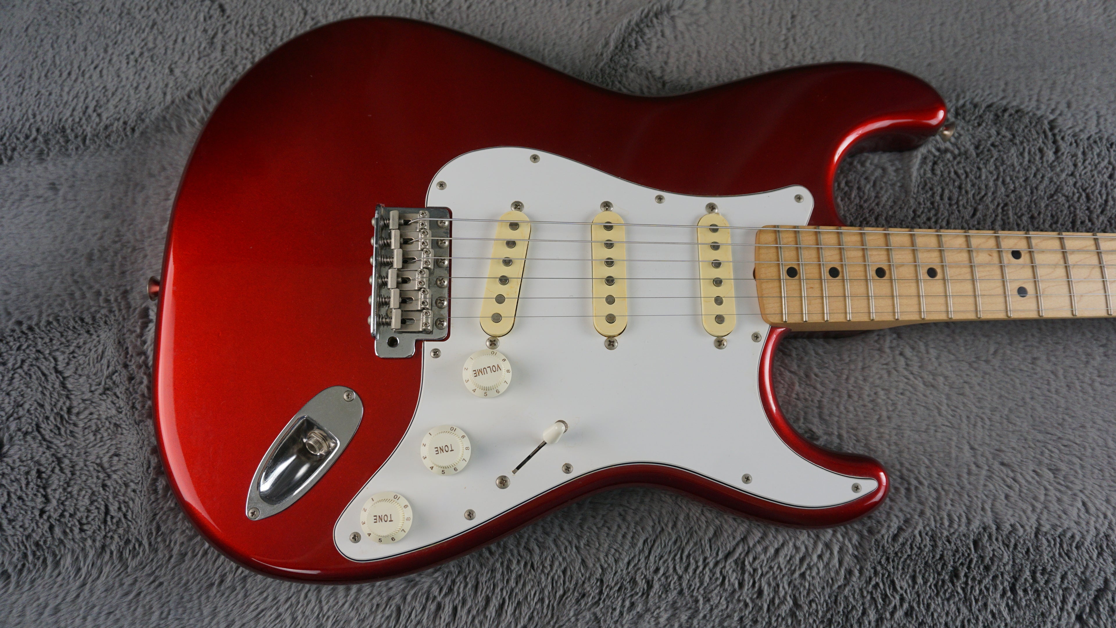 Fender Stratocaster - Cherry Japan