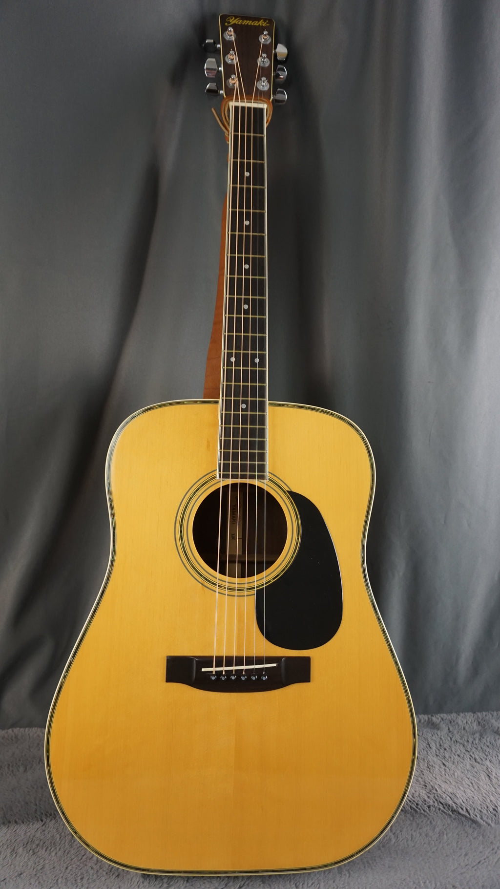 Yamaki 130 Acoustic D-28 Style Japan w/ Hard Case