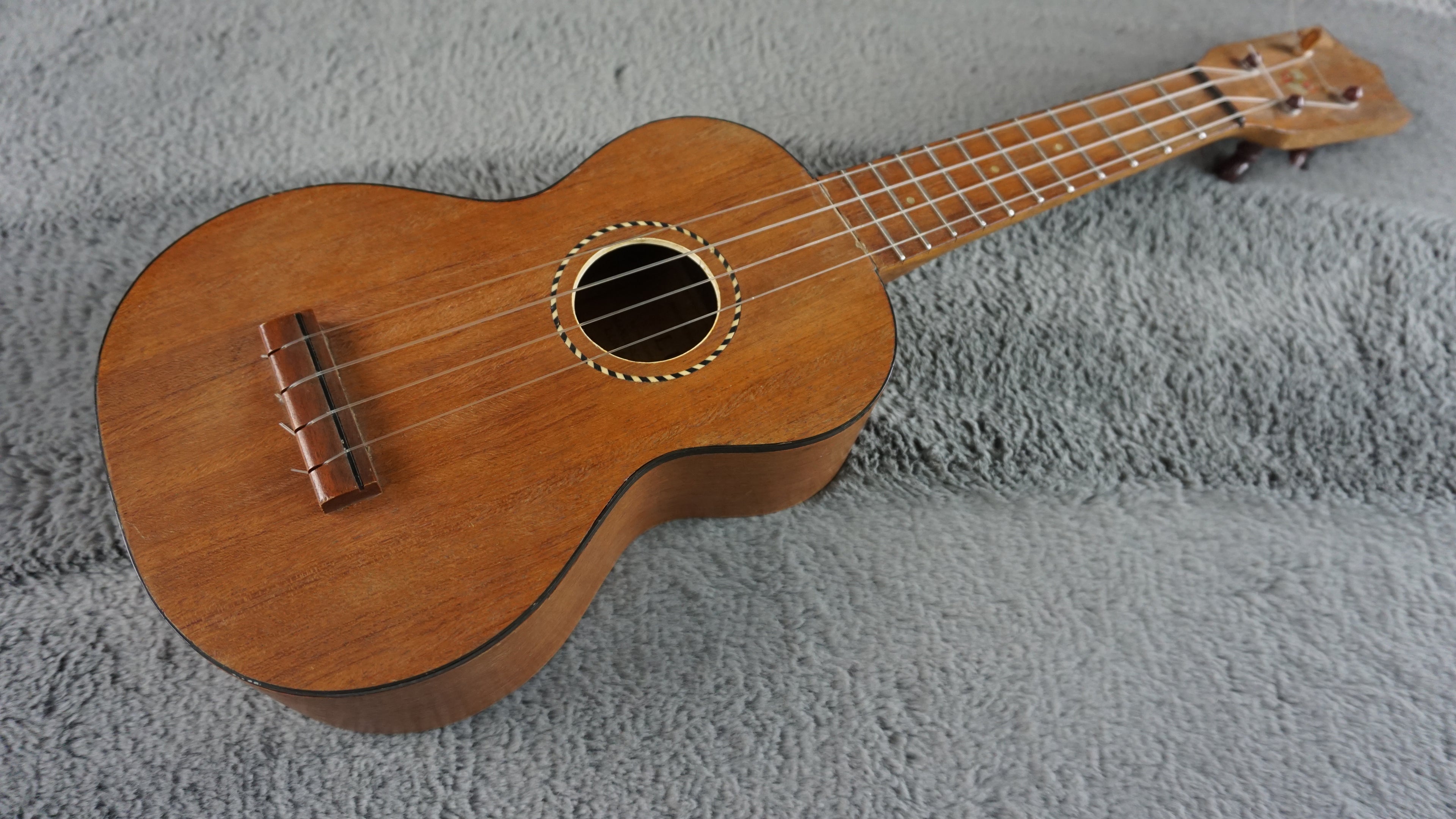 Luna 380 Soparano Ukulele Japan