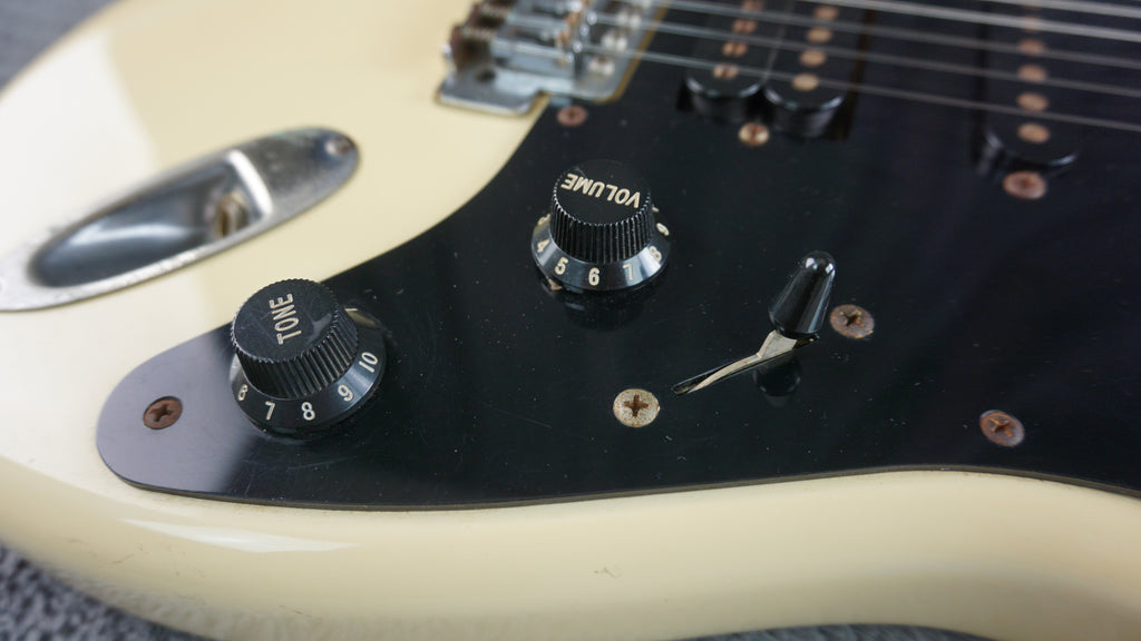 Fender Stratocaster 1984 - 1987 - White Japan