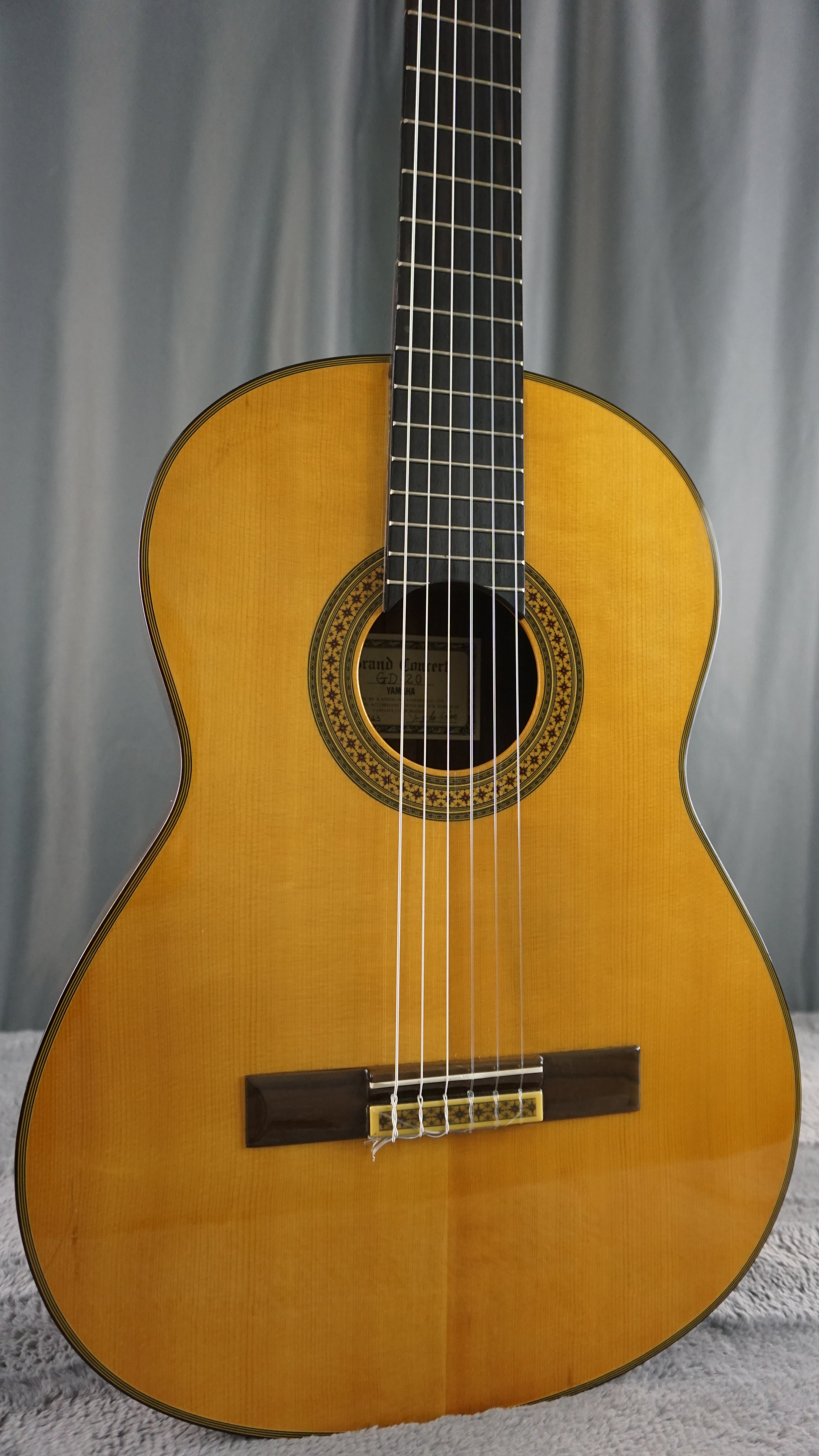 Yamaha GD-20 Grand Concert Classical Guitar