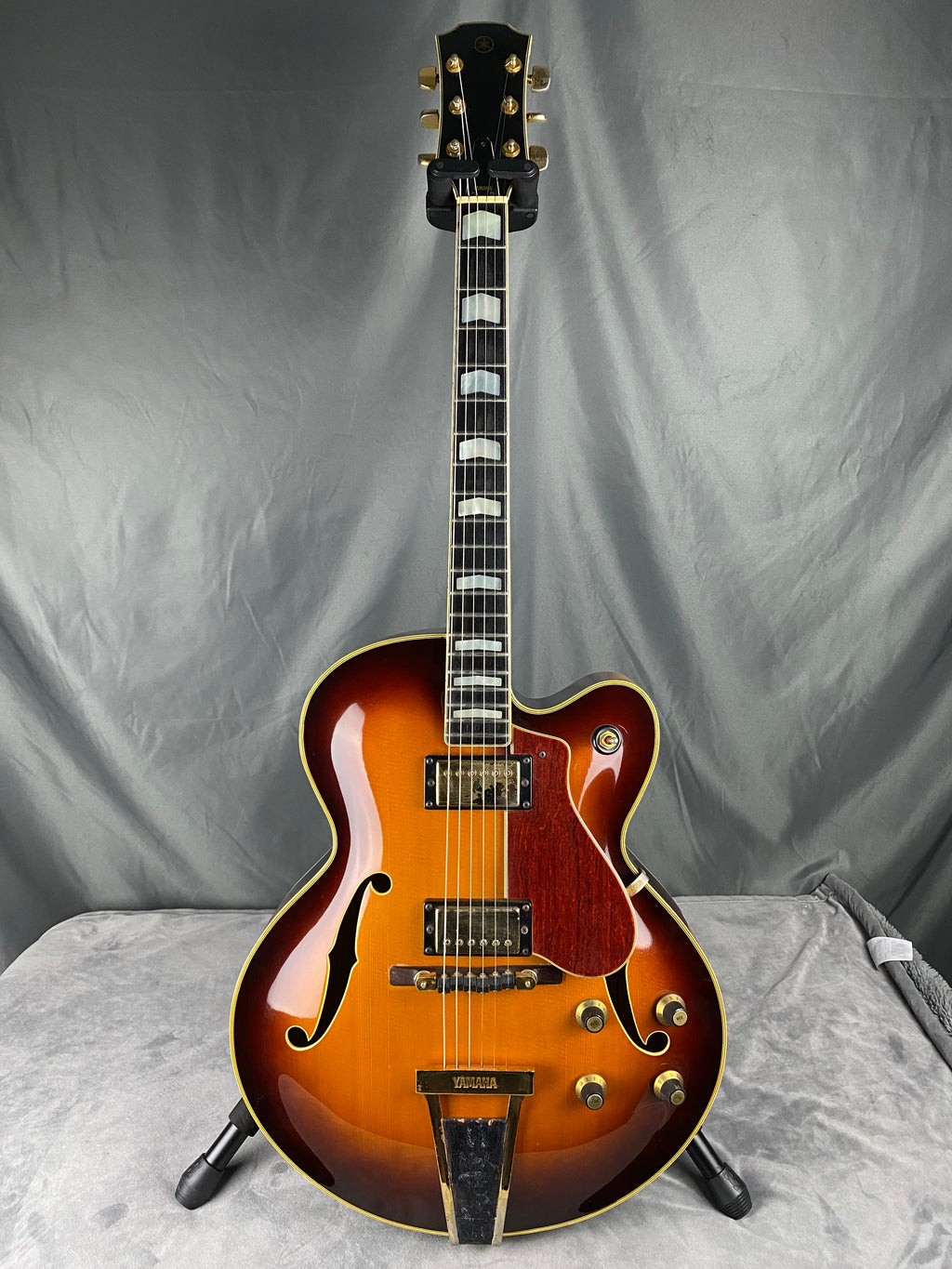 Yamaha AE-18 Archtop Hollowbody Rare! 1974