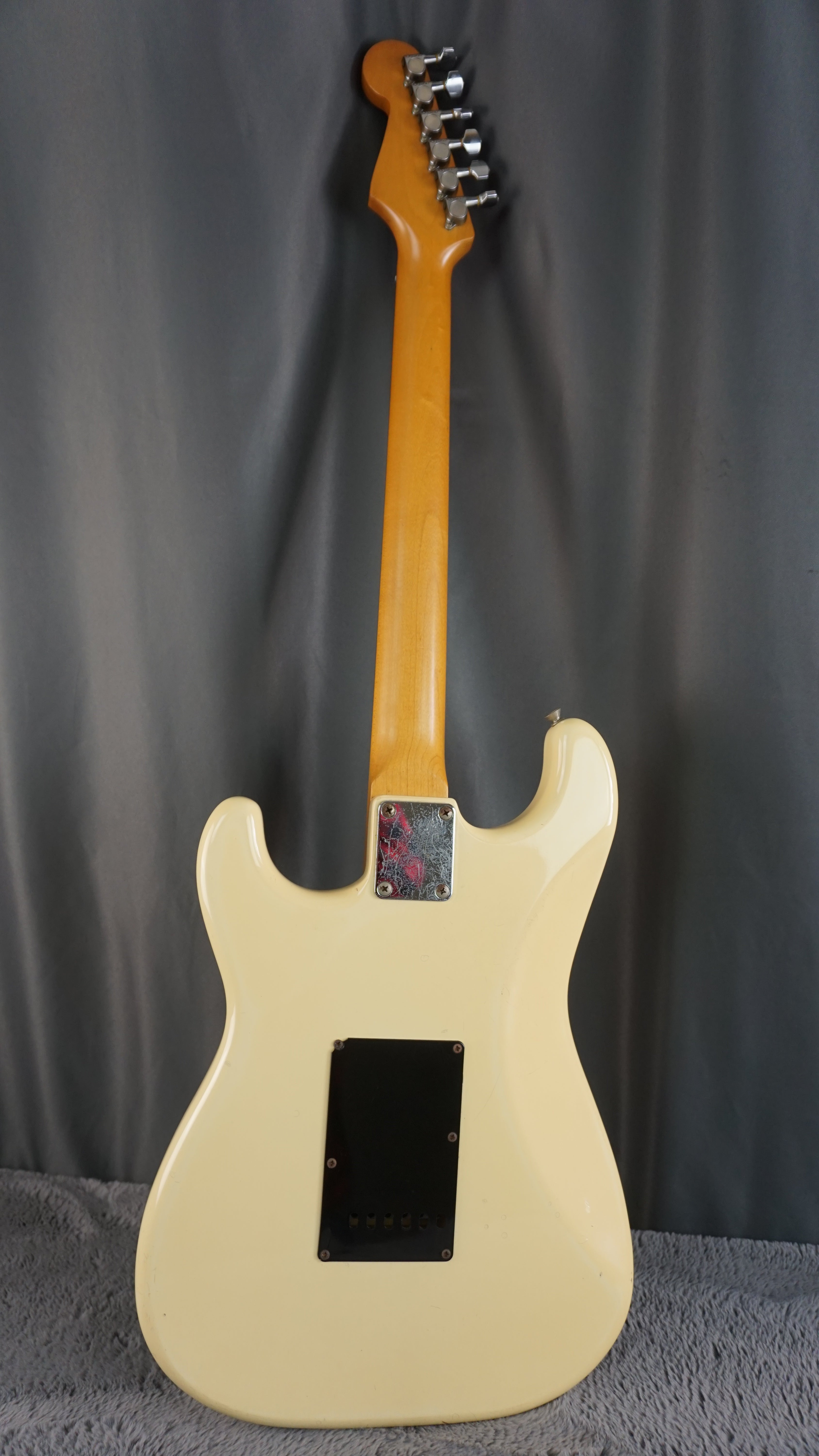Fender Stratocaster 1984 - 1987 - White Japan