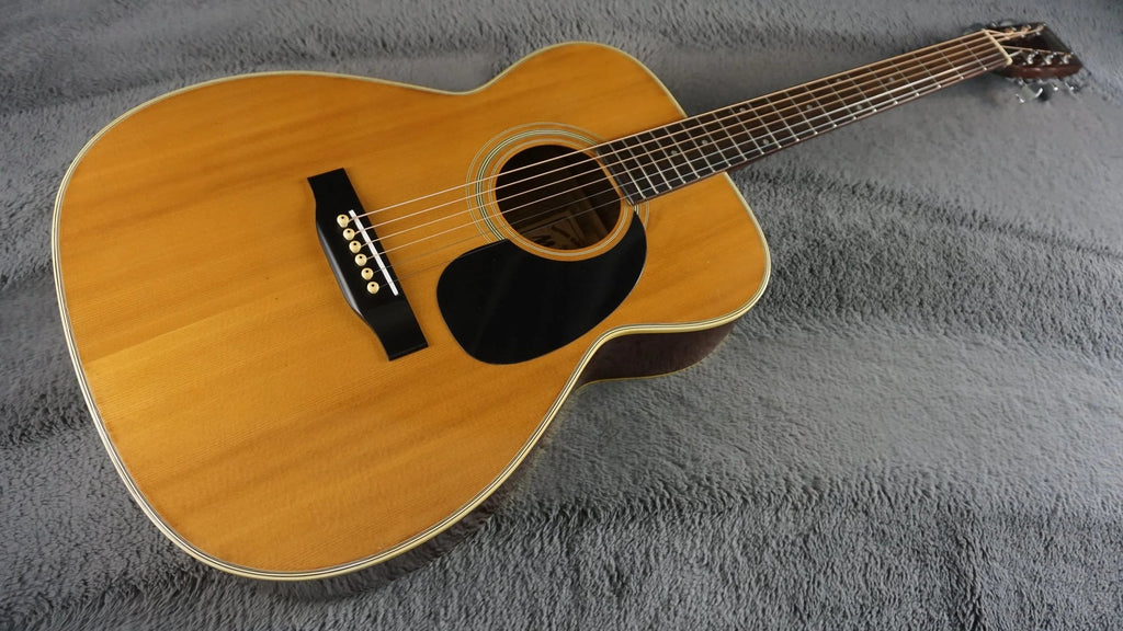 Morris F-18 Japan Folk Acoustic Guitar