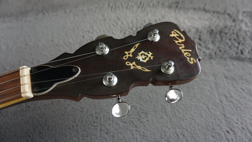 Pirles 5-String Closed Back Banjo w/ Hard Case