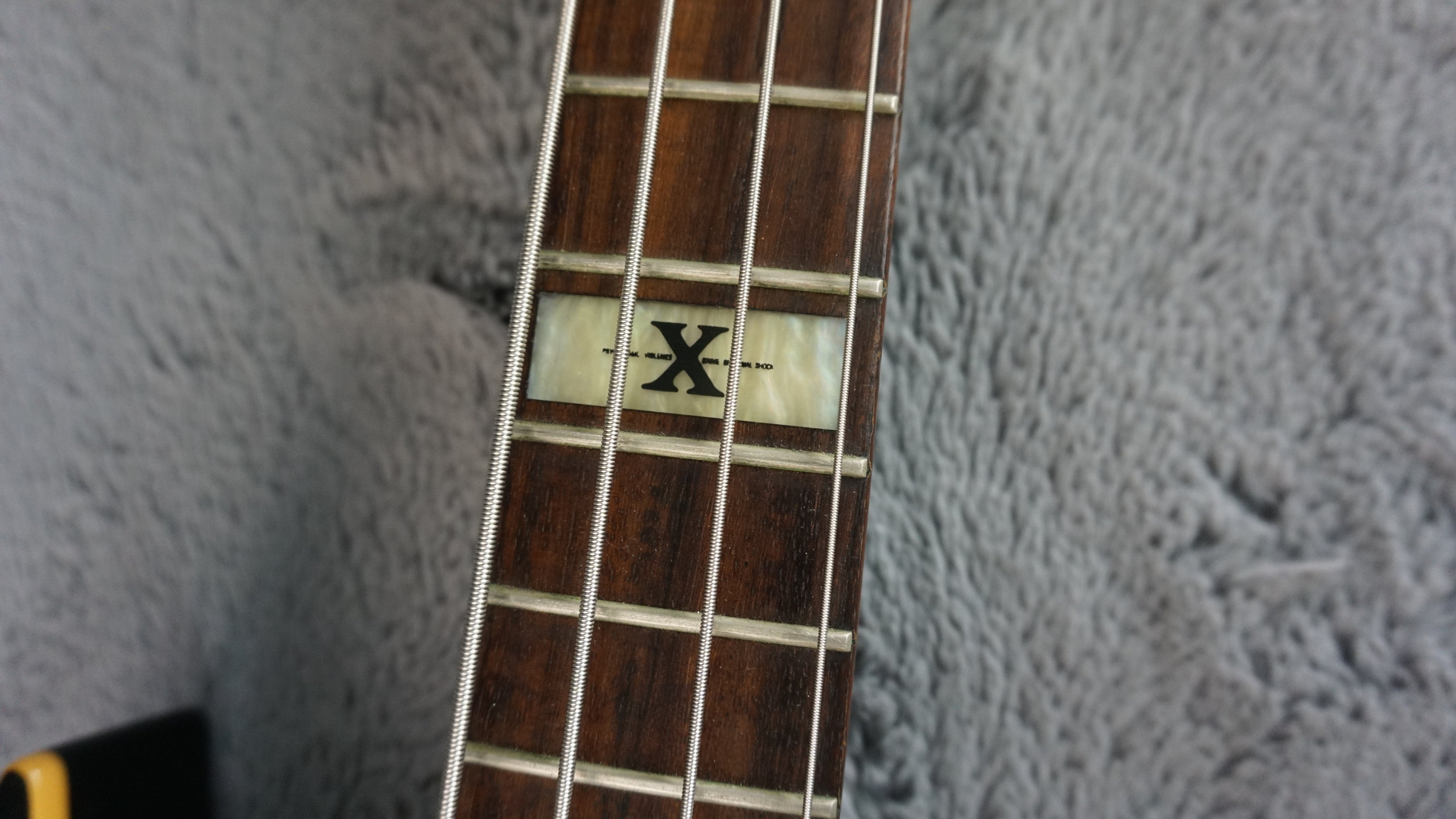 Burny XB-95H - Black Bass Guitar