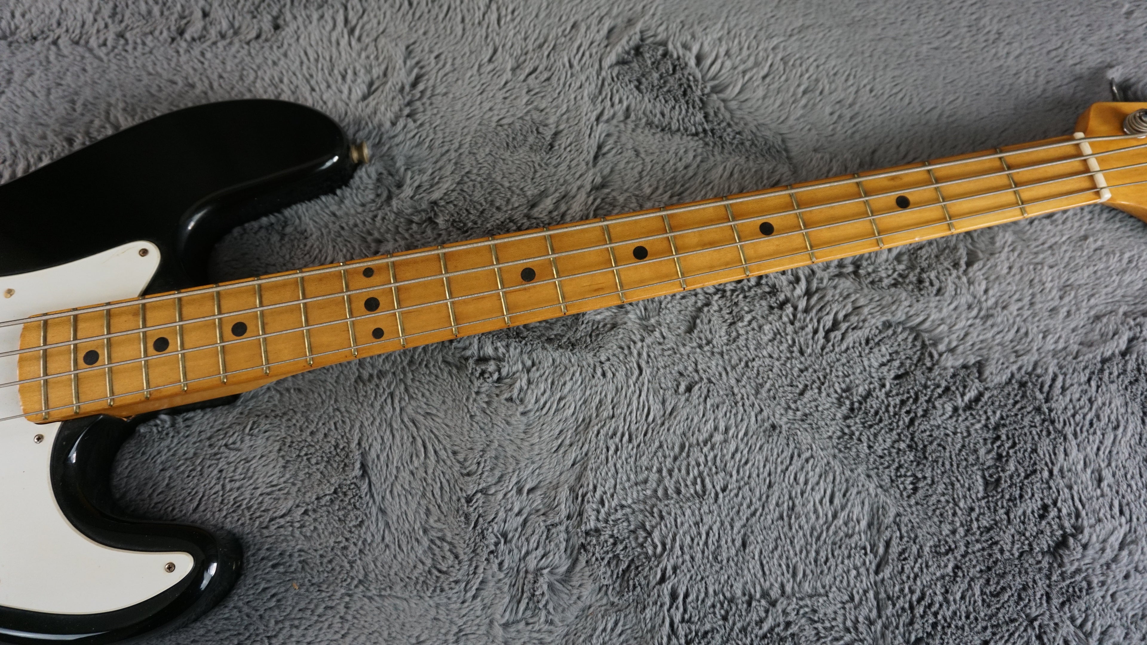Heart Man Suzuki Precision/Musicmaster Style Bass 1970s - Black
