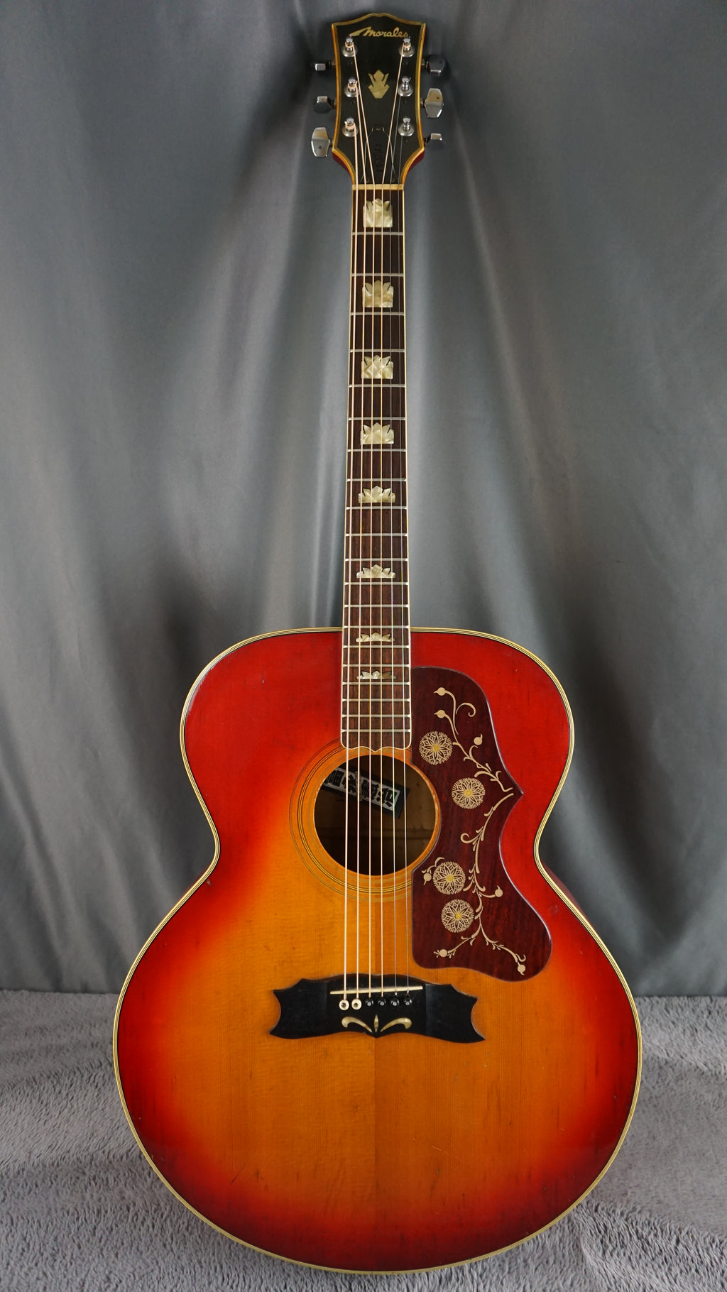 Morales M350 Jumbo Acoustic Japan Sunburst w/ Hard Case