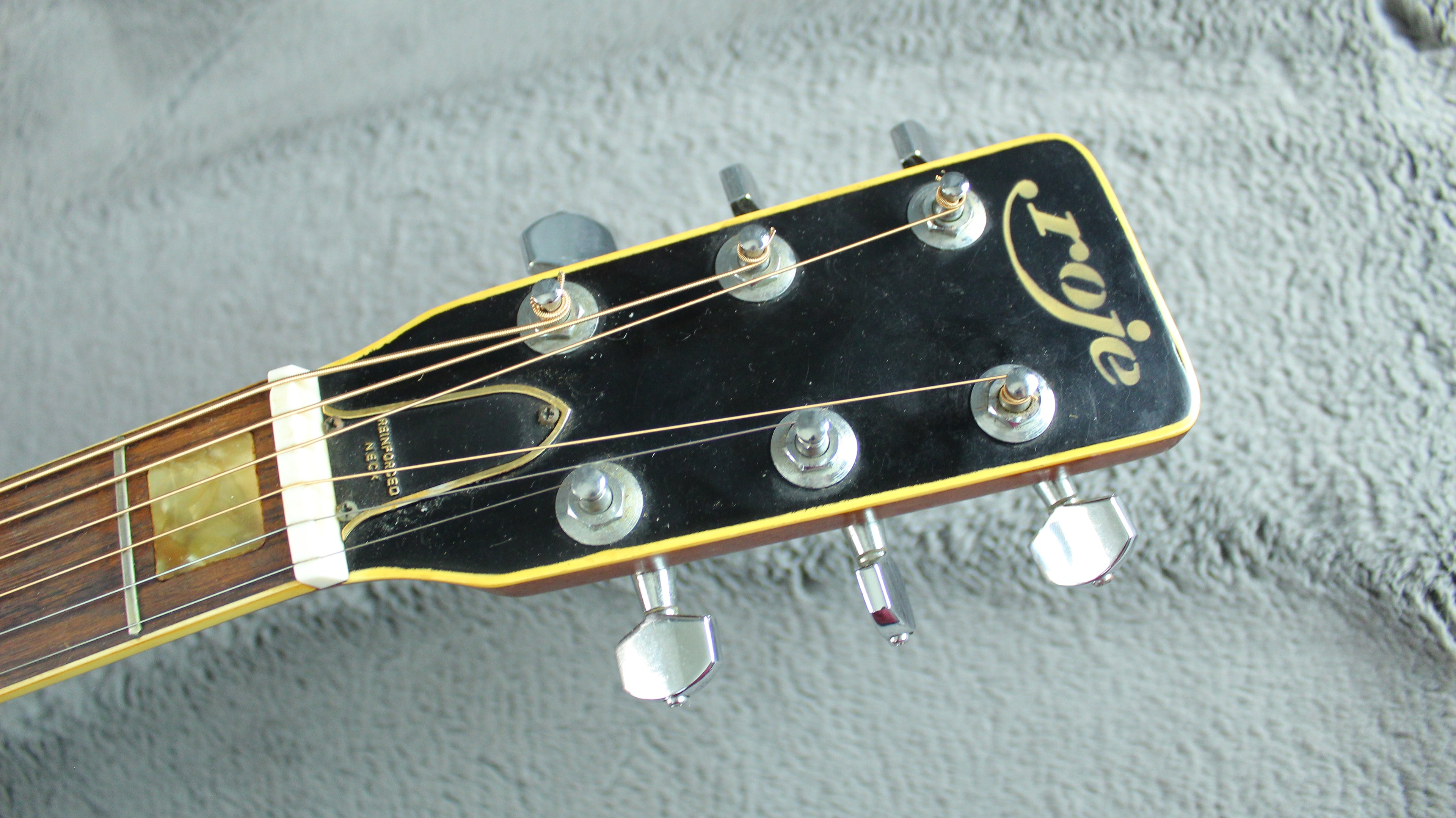 Roje by Zen-On 250 Hummingbird Style Acoustic Japan