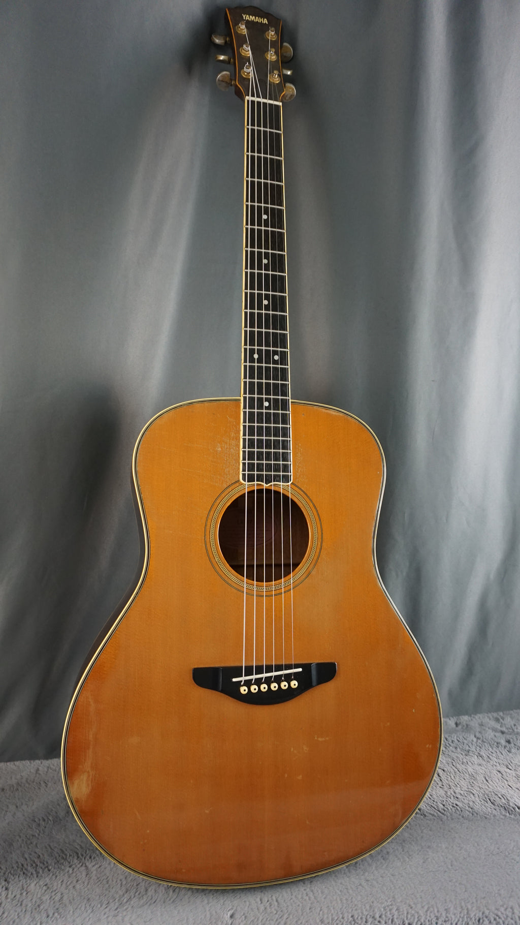 Yamaha LA-17 Japan Acoustic Luxury Artist