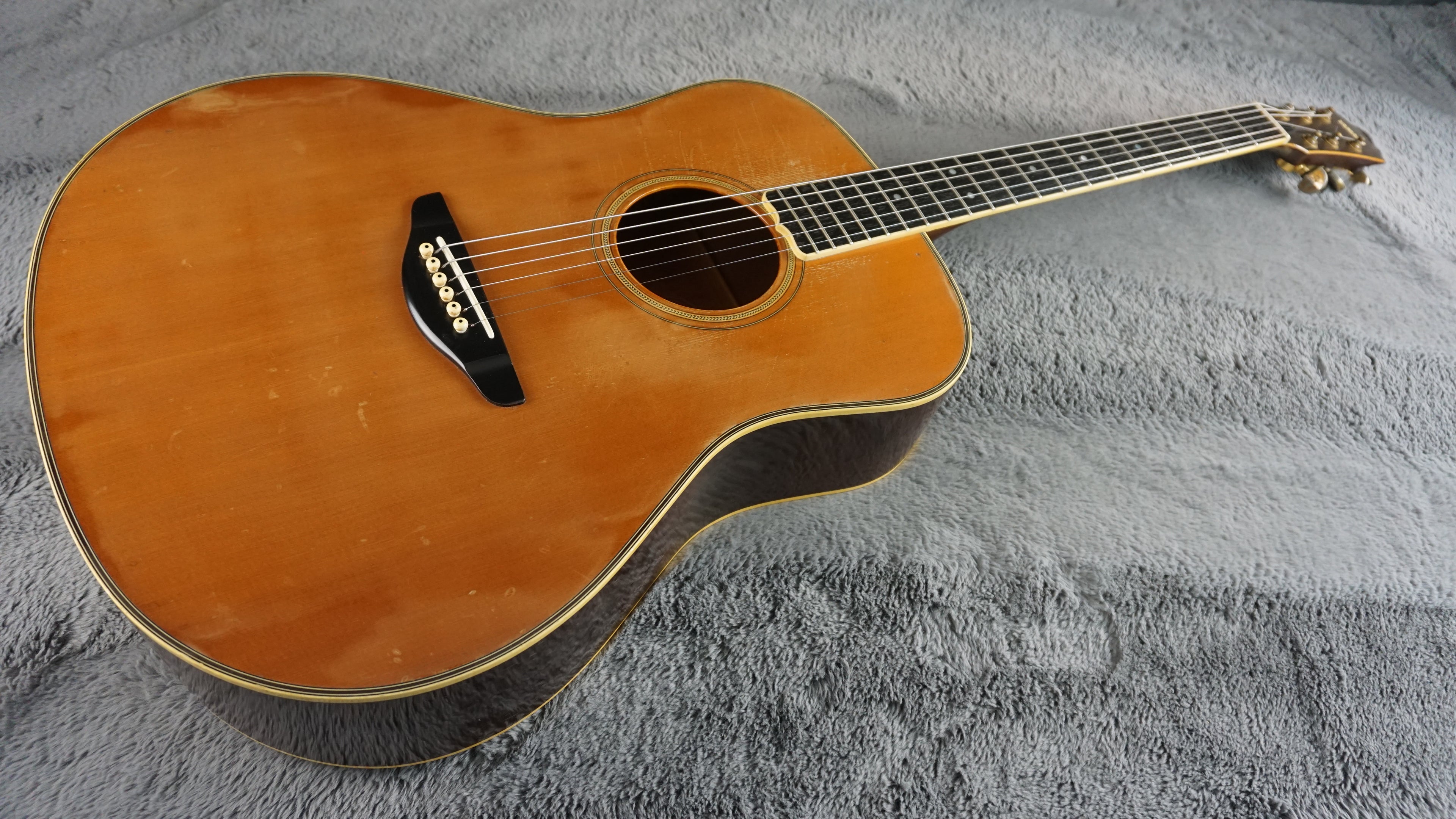 Yamaha LA-17 Japan Acoustic Luxury Artist
