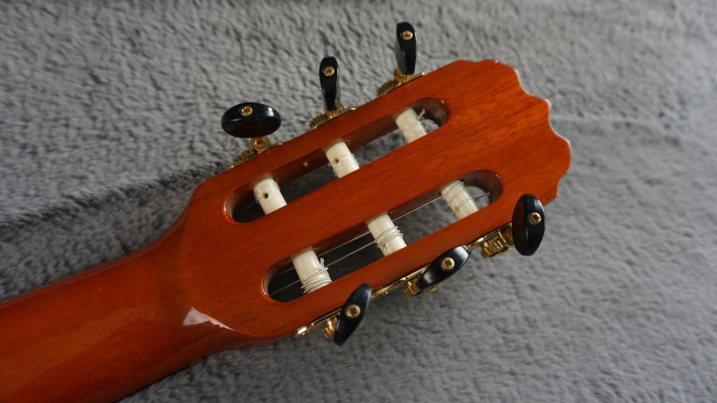 Tatsuno Zen-On Model 130 Japan Classical Guitar