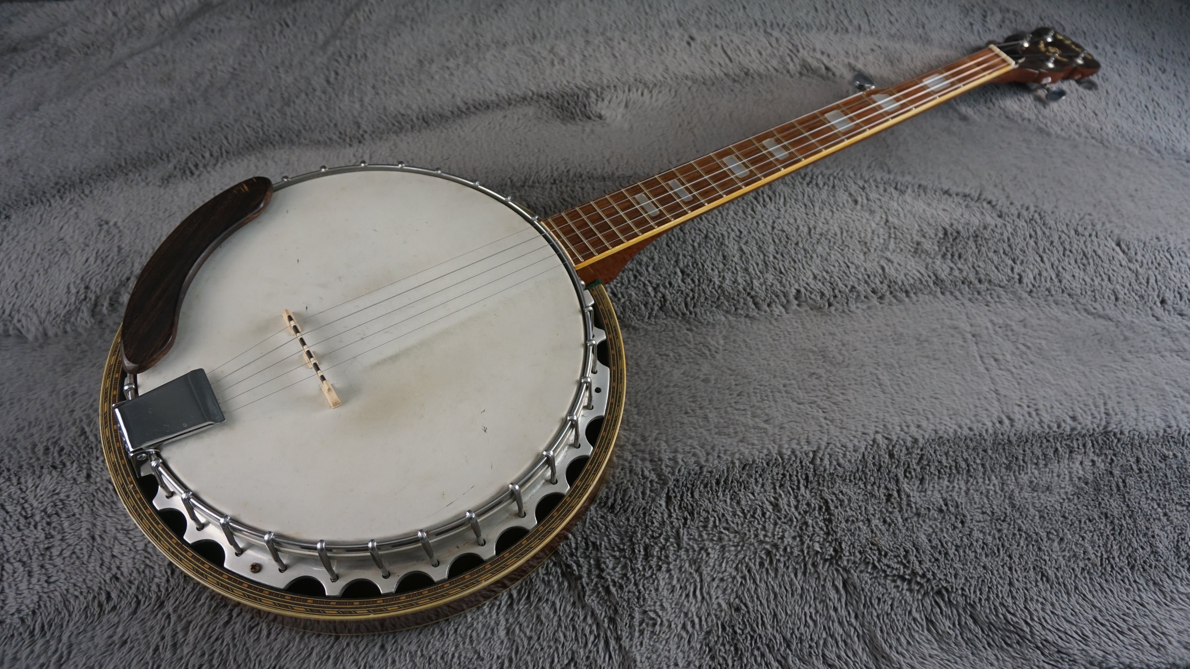 Pirles 5-String Closed Back Banjo w/ Hard Case