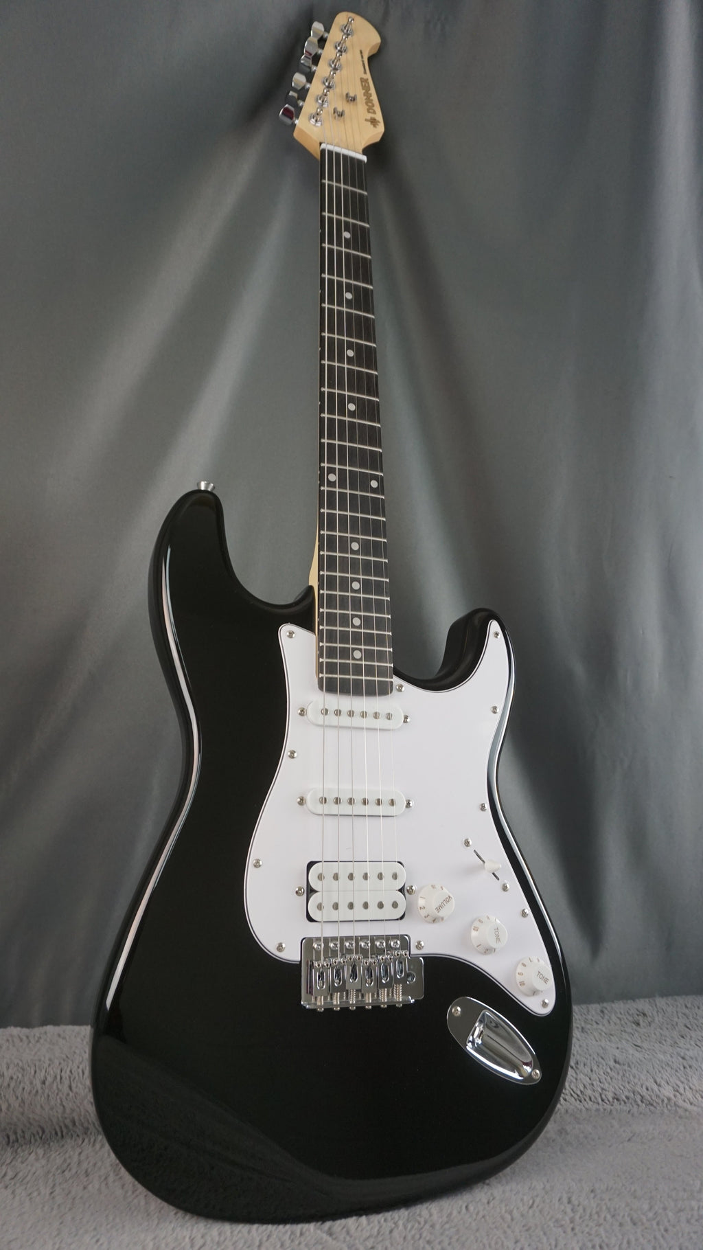 Donner Standard Series HSS Strat-Style Electric Guitar – Black – Gig Bag
