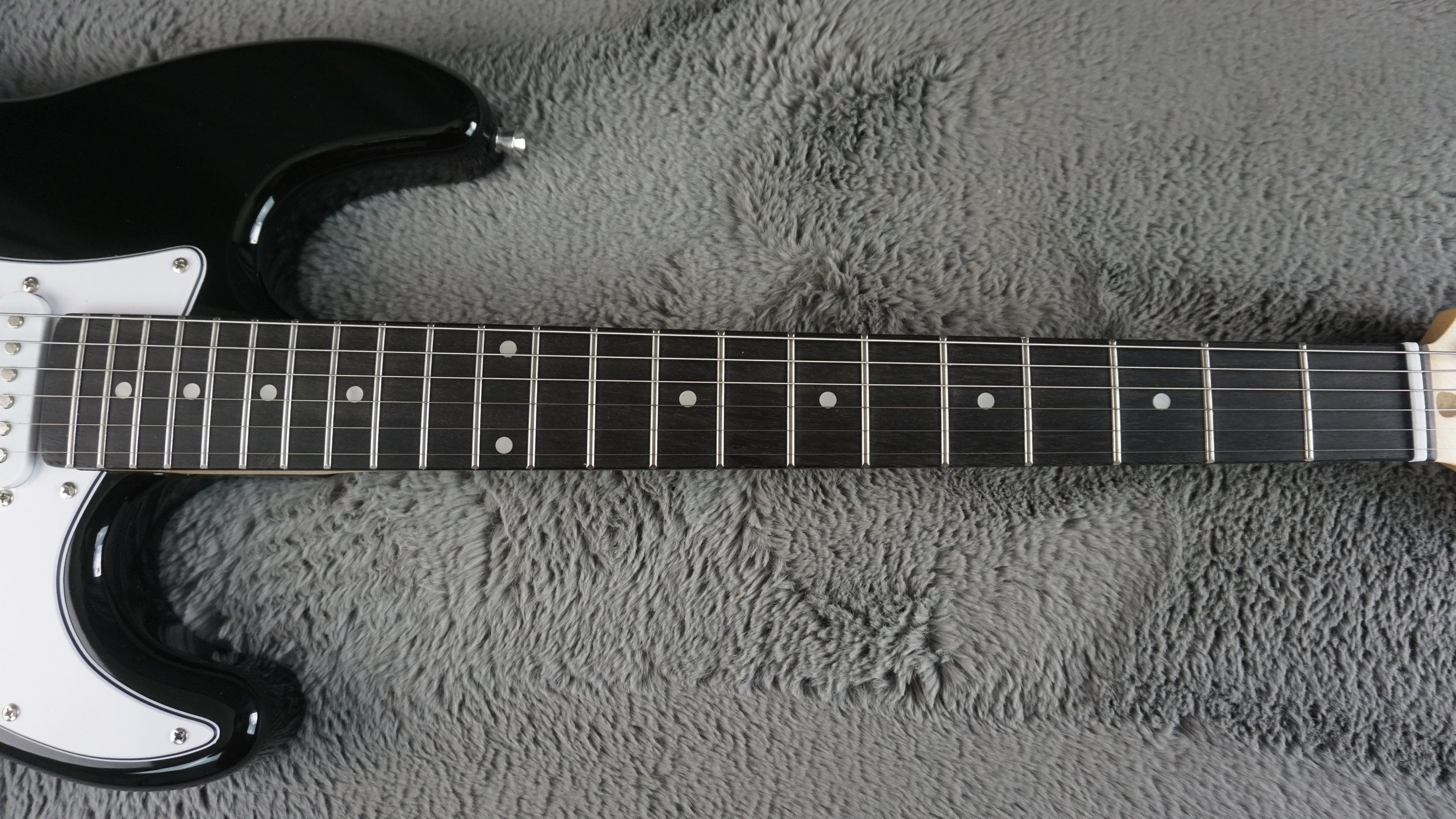 Donner Standard Series HSS Strat-Style Electric Guitar – Black – Gig Bag