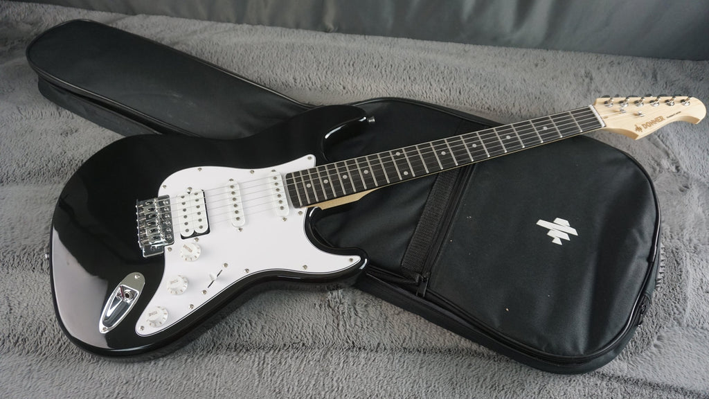 Donner Standard Series HSS Strat-Style Electric Guitar – Black – Gig Bag