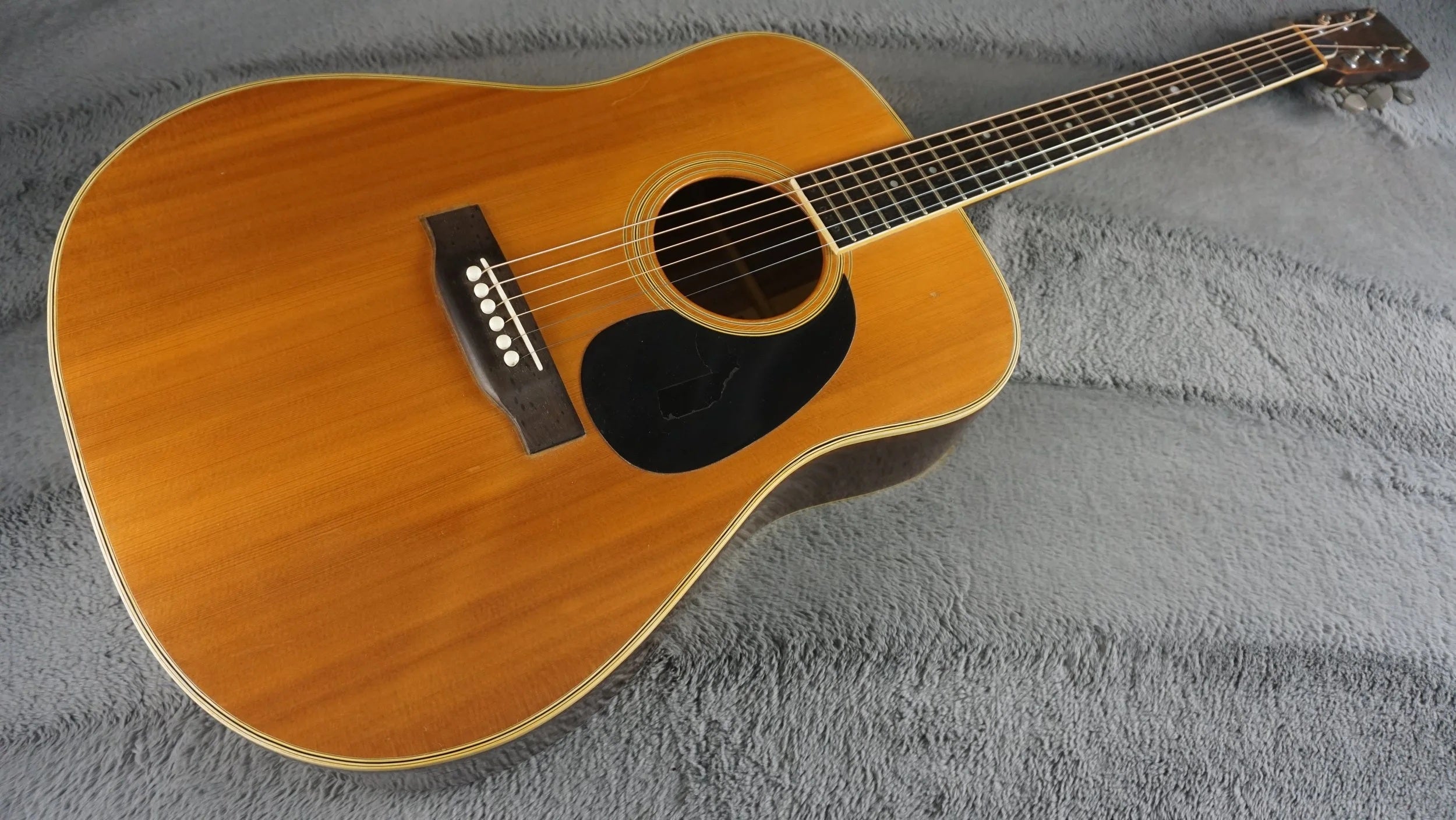Billy Custom Japan Acoustic Guitar w/ Hard Case