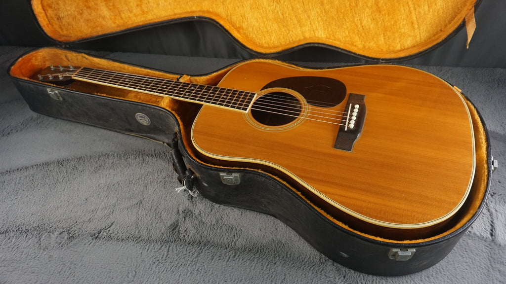 Billy Custom Japan Acoustic Guitar w/ Hard Case