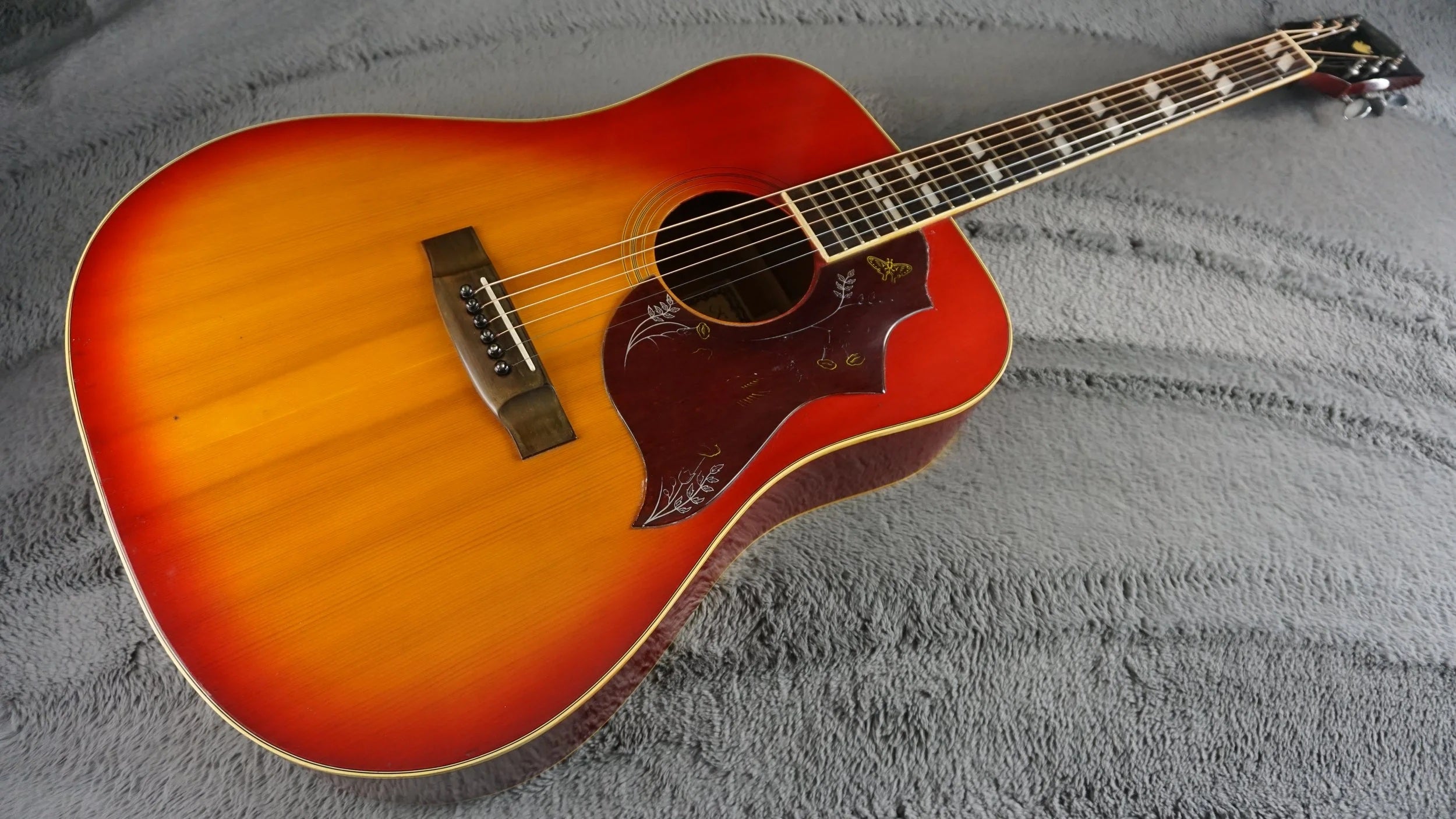 Kiso Suzuki W-65H Japan Dove Style Sunburst Acoustic w/ Hard Case
