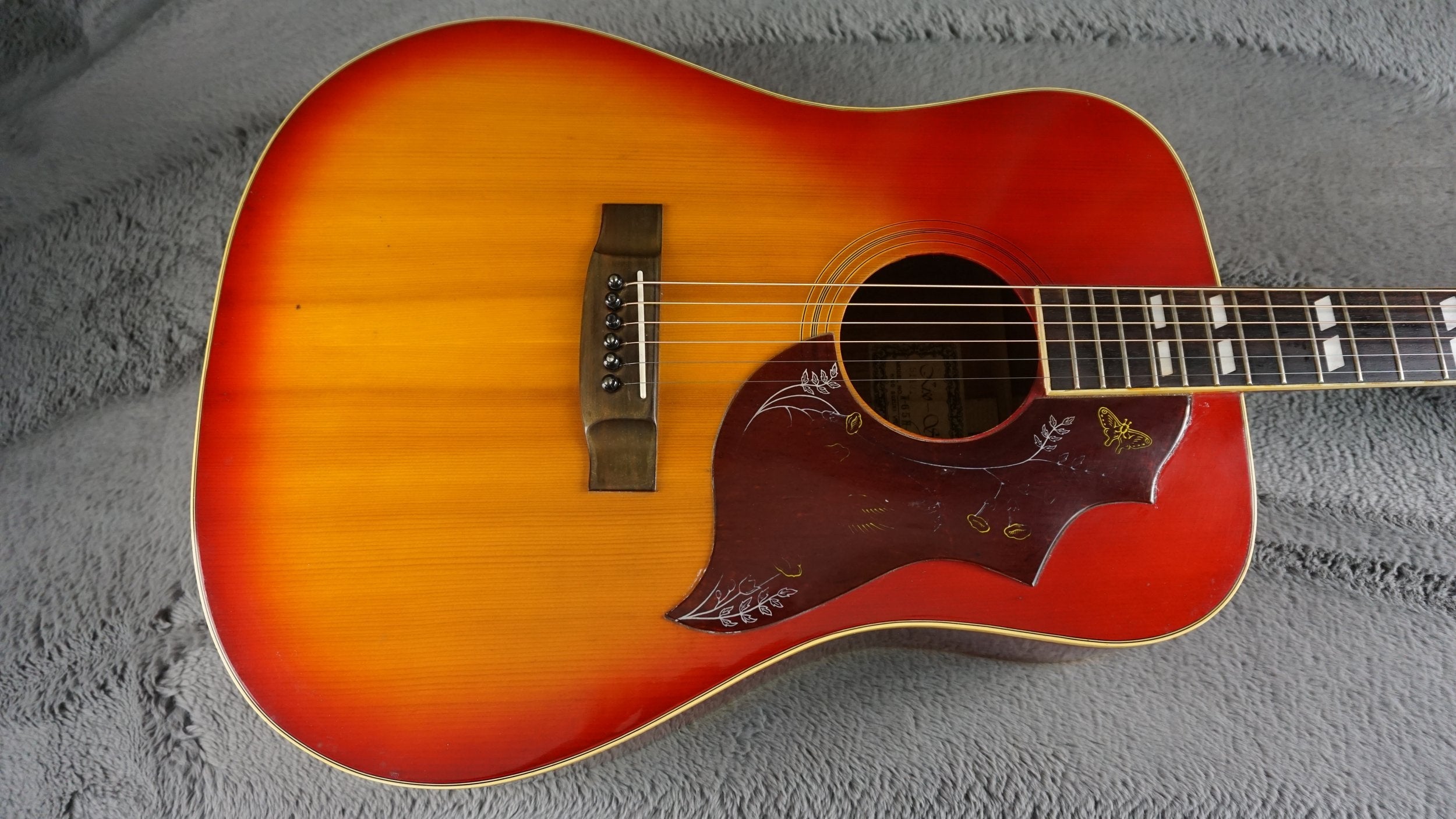 Kiso Suzuki W-65H Japan Dove Style Sunburst Acoustic w/ Hard Case