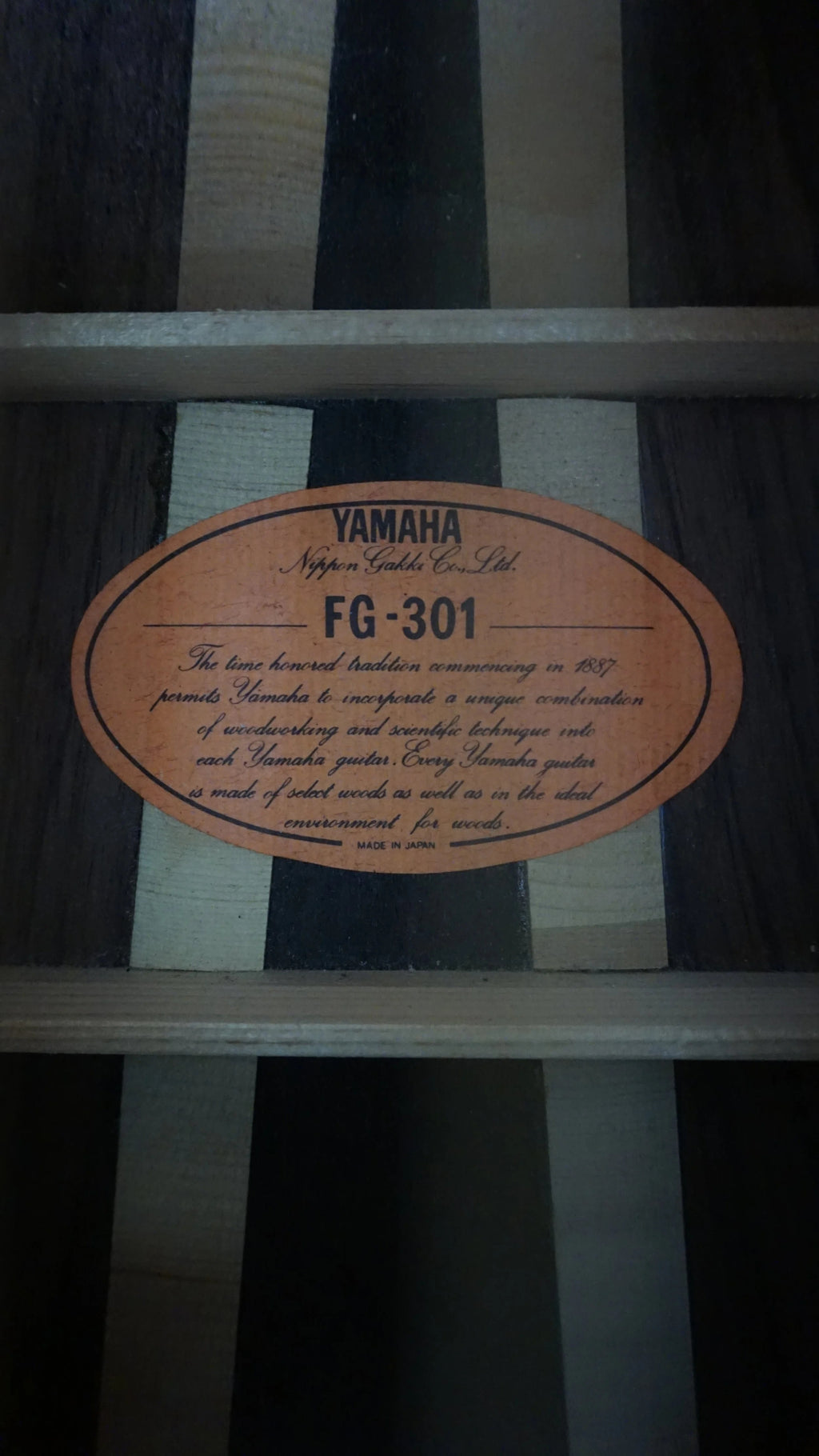 Yamaha FG-301 Japan Acoustic w/ Hard Case