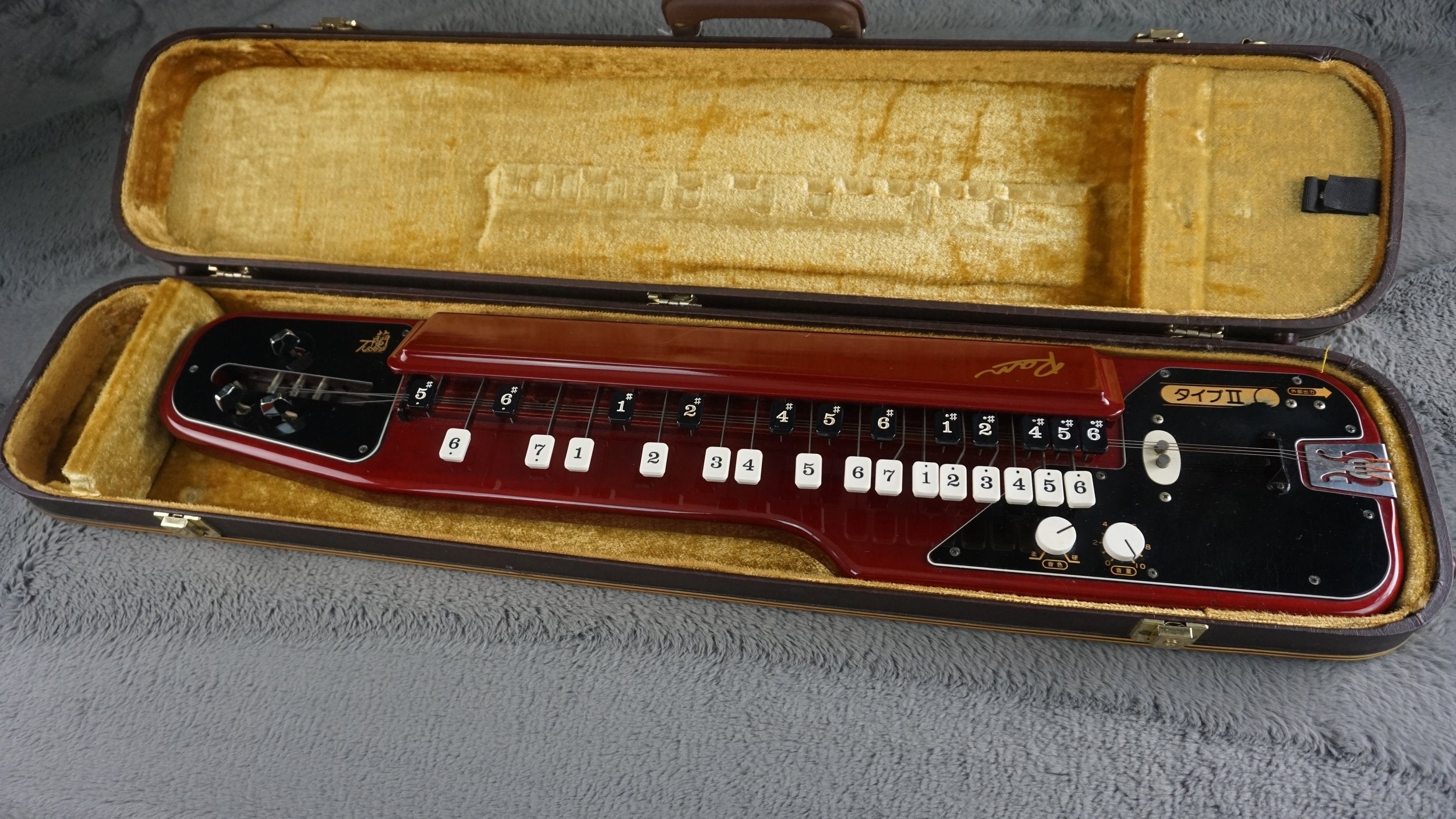 Vintage Suzuki Taishogoto Type II Electric Keyed Zither – Made in Japan w/ Original Case