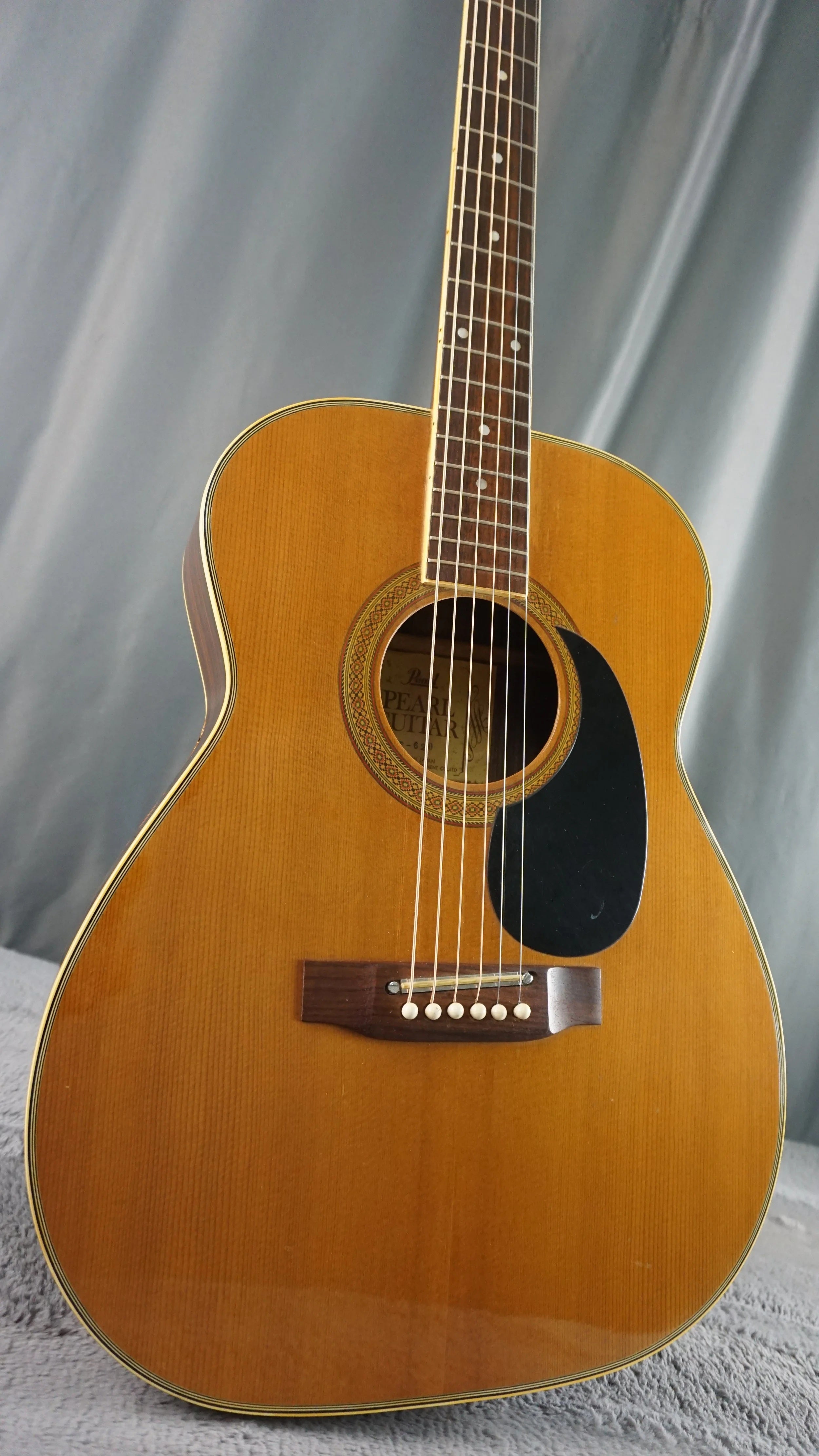 Pearl PF-620 Japan Acoustic Guitar