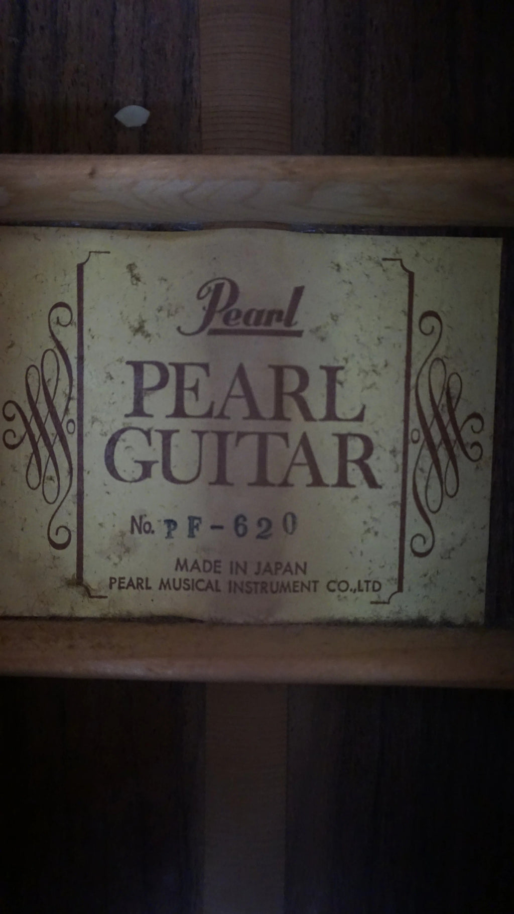 Pearl PF-620 Japan Acoustic Guitar