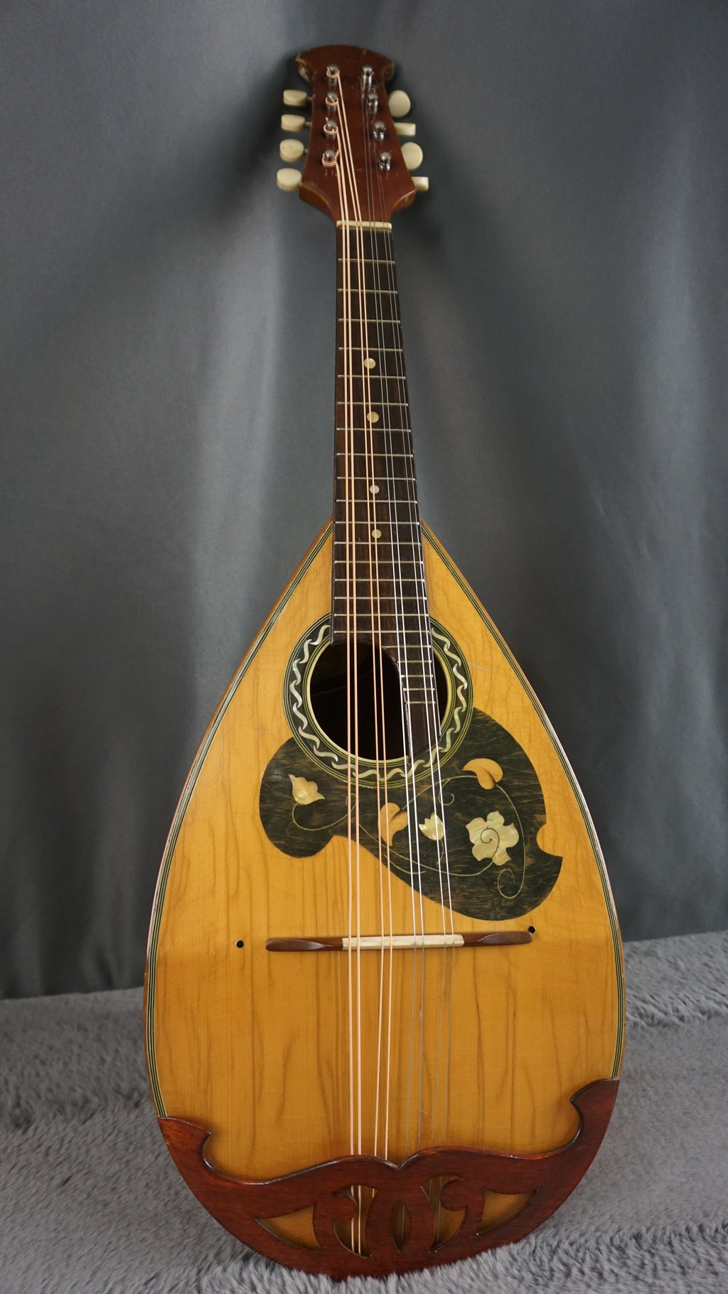 Suzuki Mandolin No. 201 Japanese Bowl Back Mandolin w/ Hard Case