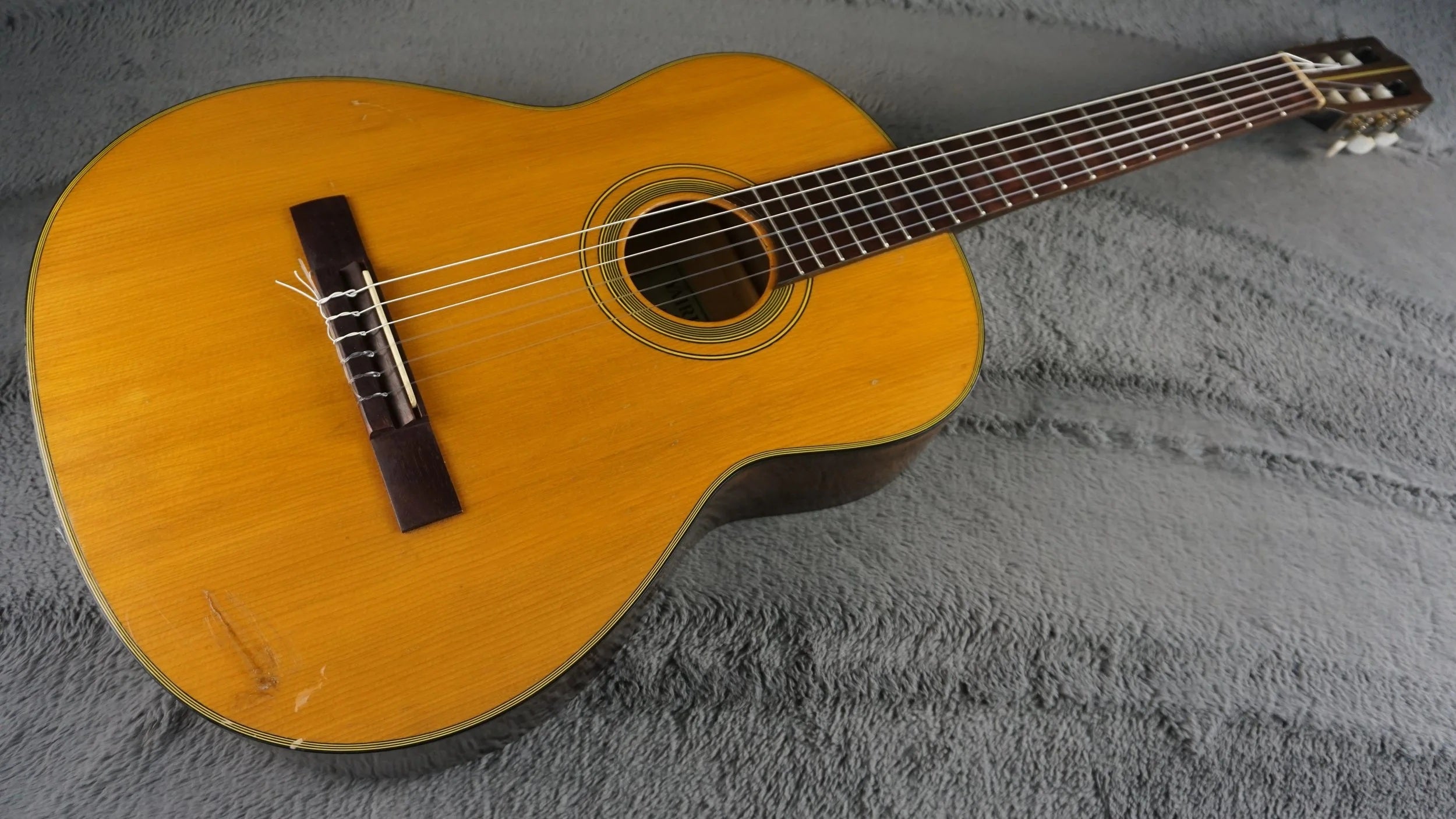 Yairi Guitar No. 500 1962 Classical Guitar Japan w/ Hard Case