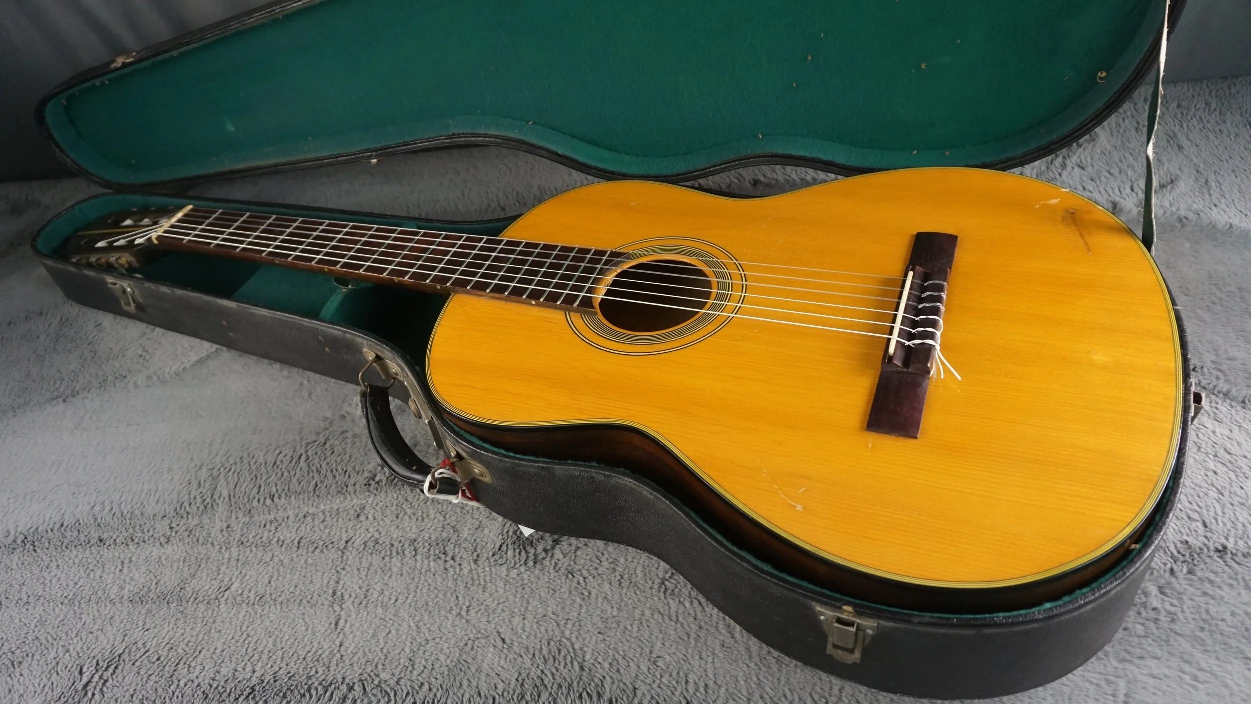 Yairi Guitar No. 500 1962 Classical Guitar Japan w/ Hard Case