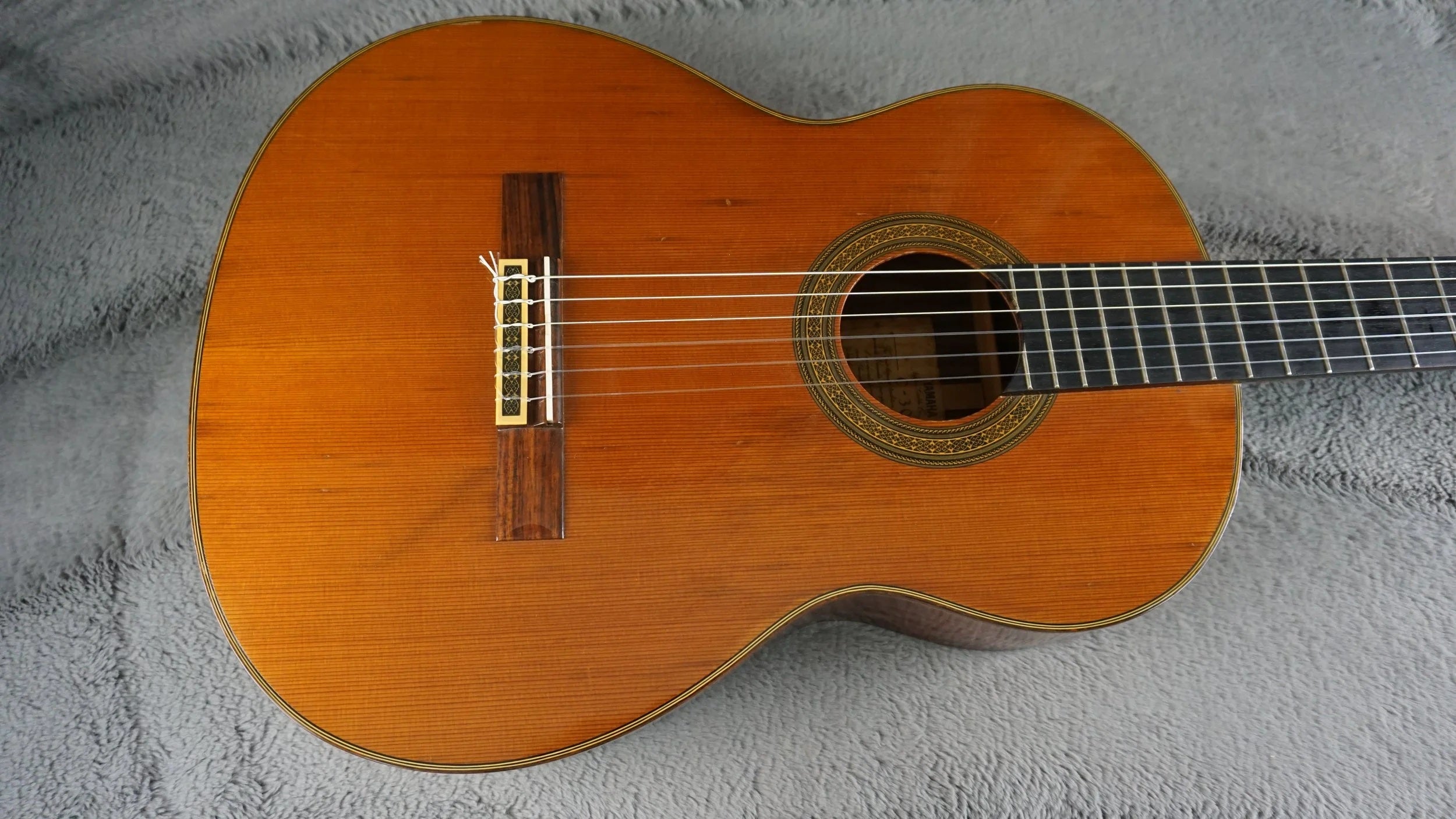 Yamaha C-300 Vintage Classical Guitar – MIJ Nippon Gakki – Solid Spruce Top w/ Case