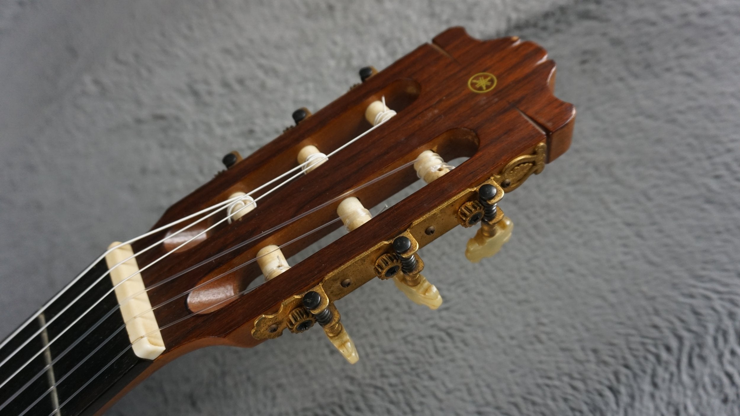 Yamaha C-300 Vintage Classical Guitar – MIJ Nippon Gakki – Solid Spruce Top w/ Case