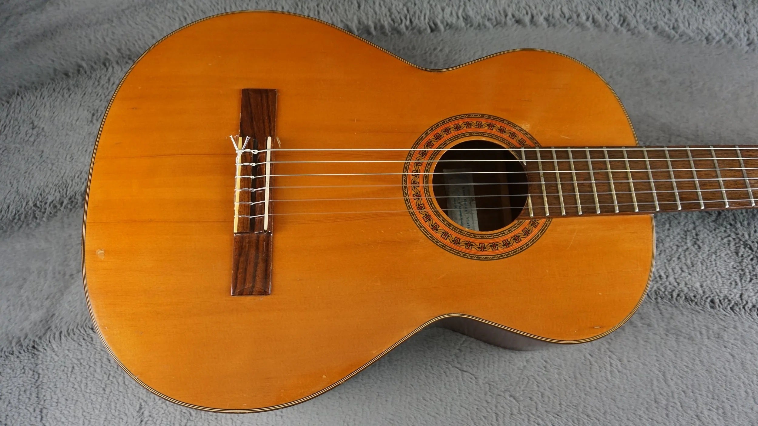 Vintage Japanese Classical Guitar – Suzuki / Nagano-Built – Made in Japan – 1960s MIJ Nylon – w/ Hard Case