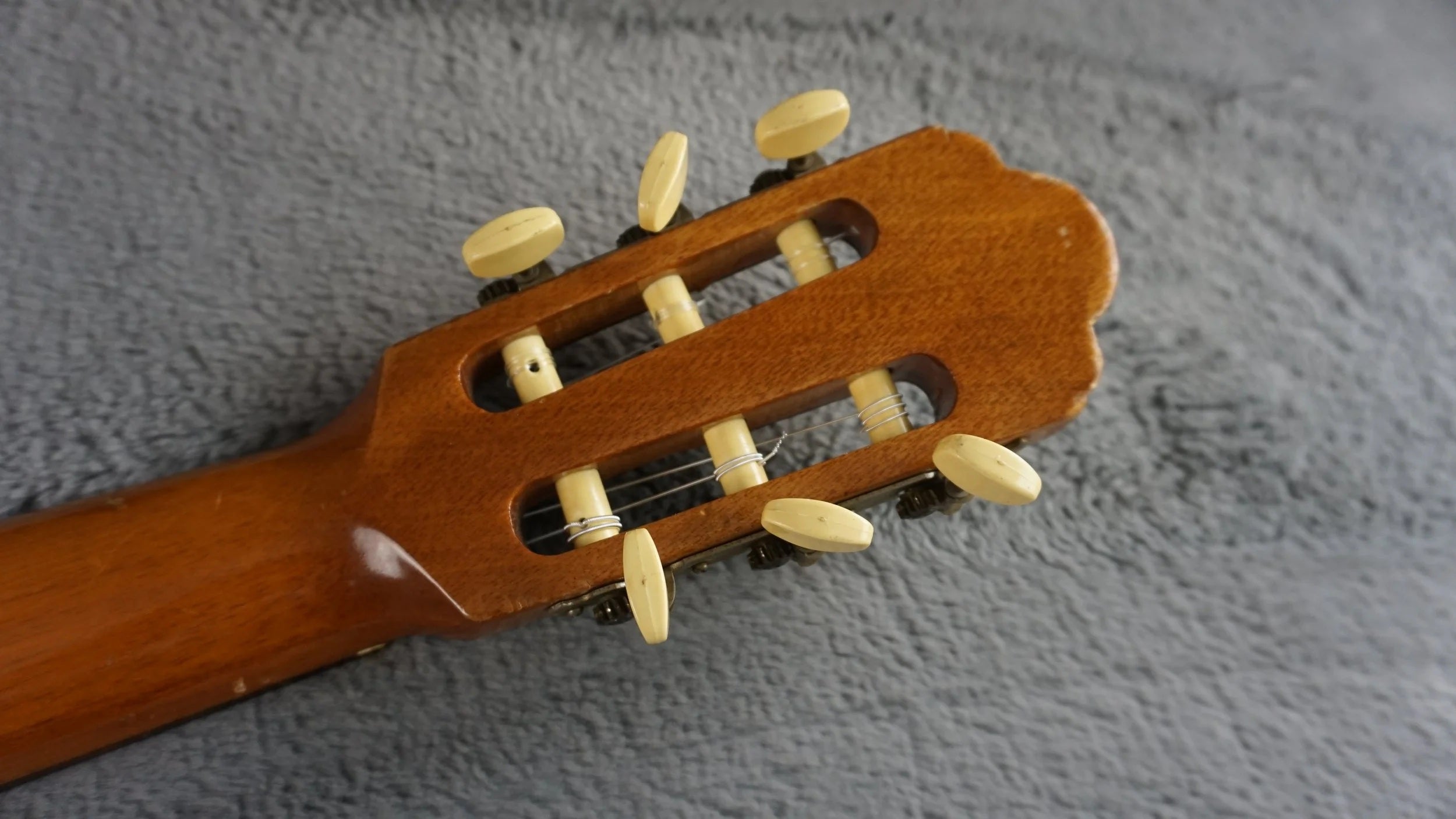 Vintage Japanese Classical Guitar – Suzuki / Nagano-Built – Made in Japan – 1960s MIJ Nylon – w/ Hard Case
