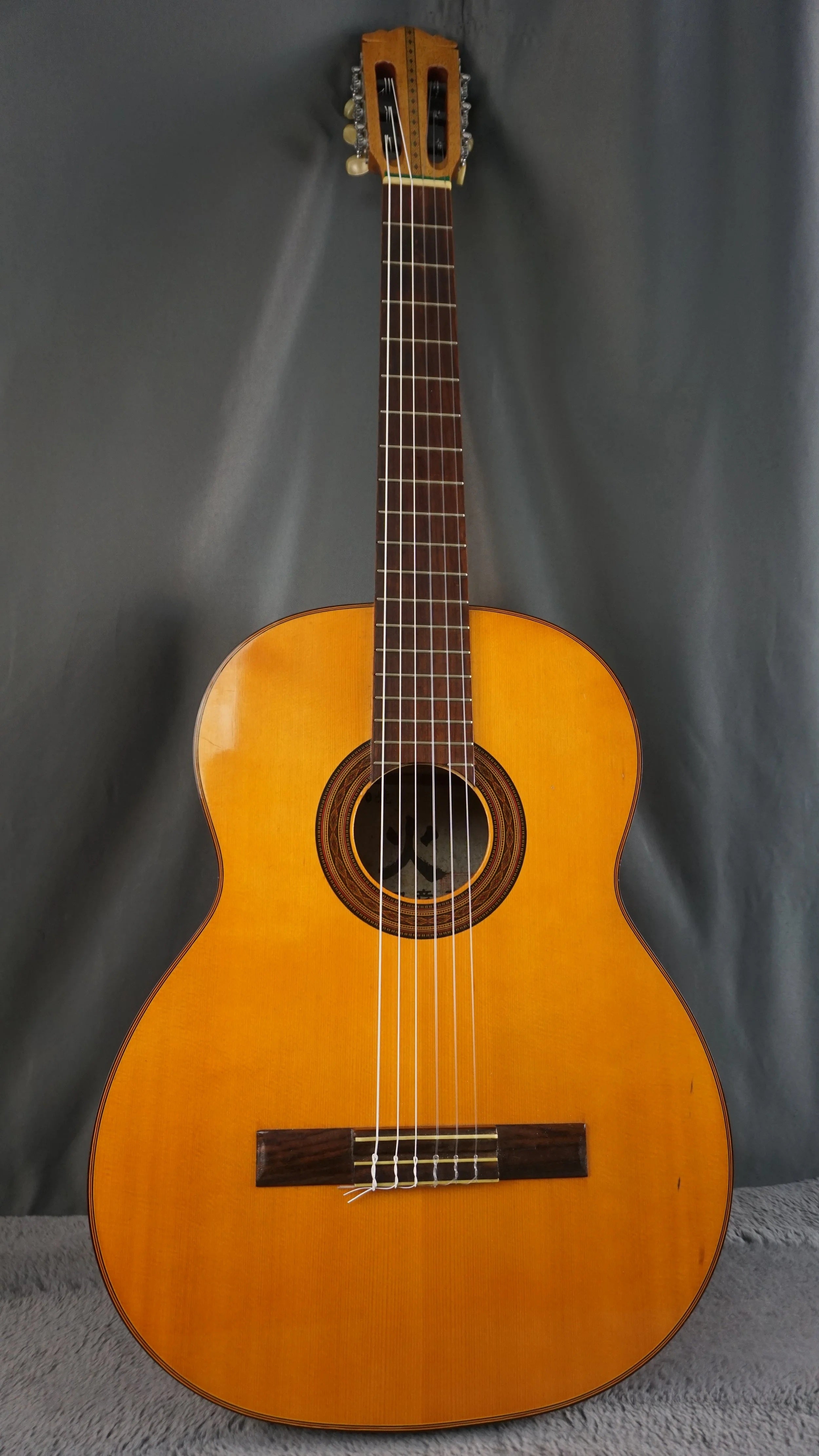 Terada No. 800 Classical Guitar – Made in Japan – Vintage MIJ Nylon – w/ Hard Case