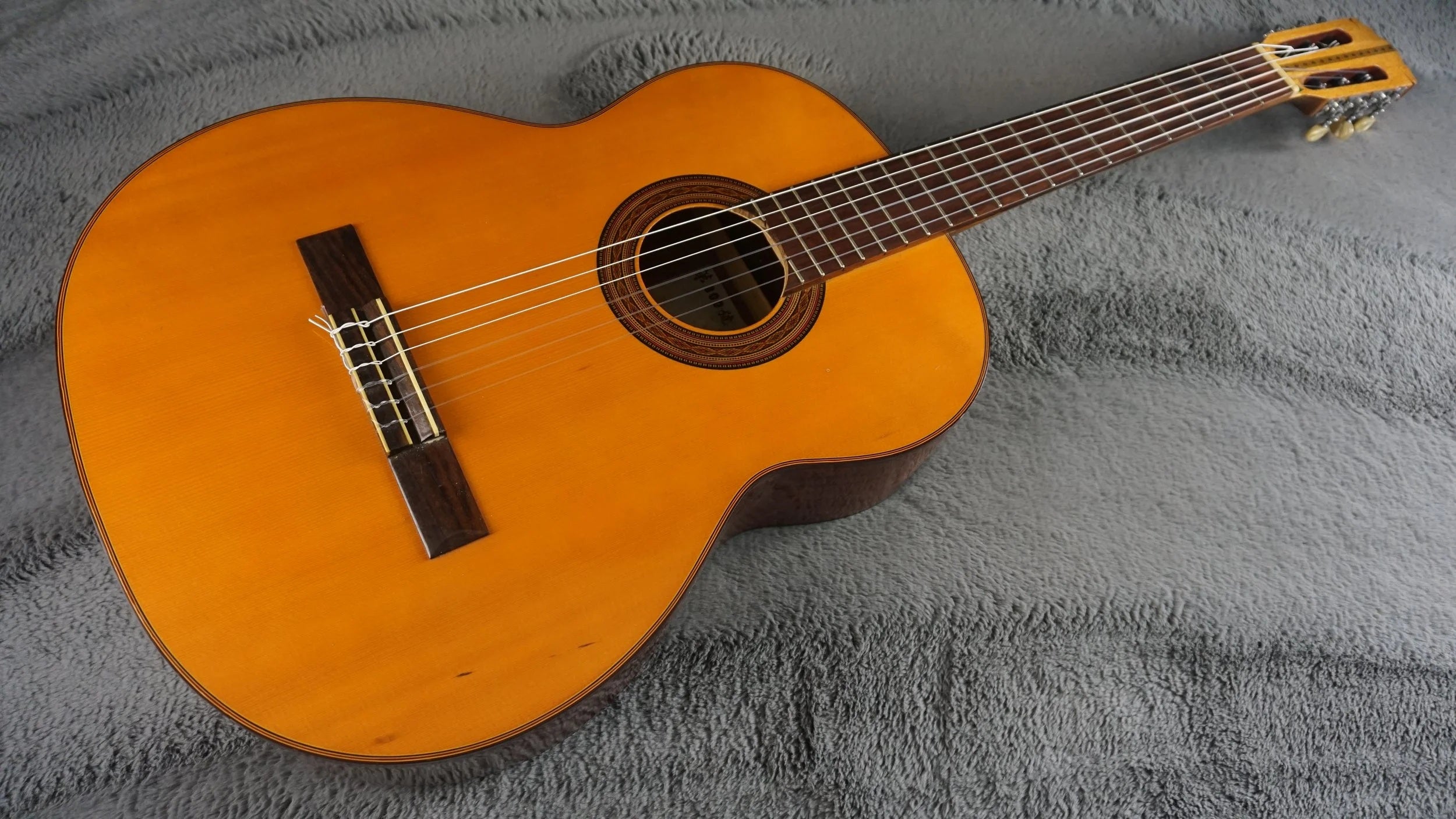 Terada No. 800 Classical Guitar – Made in Japan – Vintage MIJ Nylon – w/ Hard Case