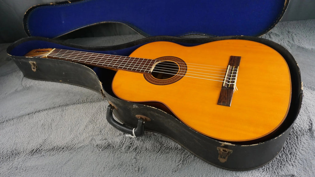 Terada No. 800 Classical Guitar – Made in Japan – Vintage MIJ Nylon – w/ Hard Case