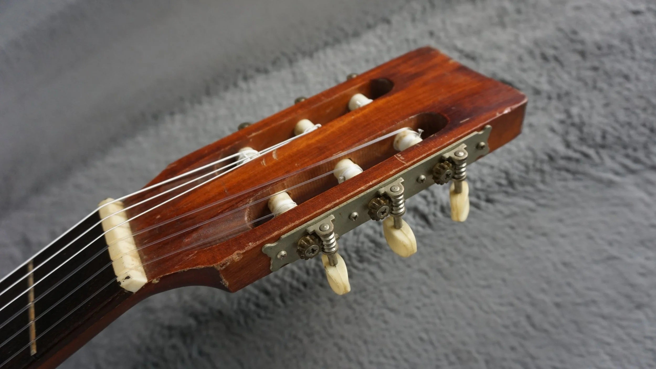 1966 Kazuo Hashimoto Classical Guitar – Handcrafted in Japan – No. 63