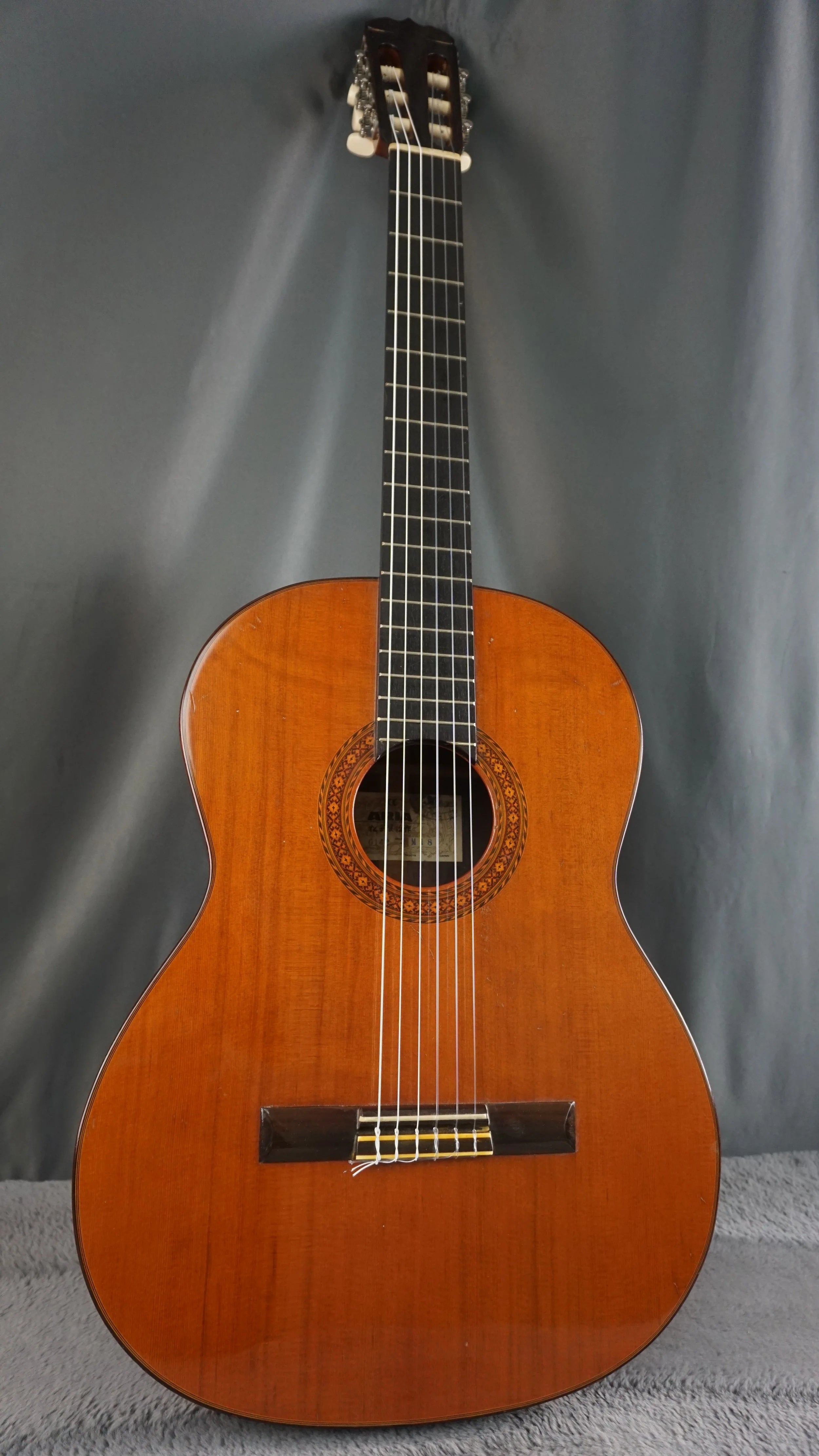 Aria M-18 Classical Guitar – Made in Japan – Solid Spruce Top – With Original Hard Case