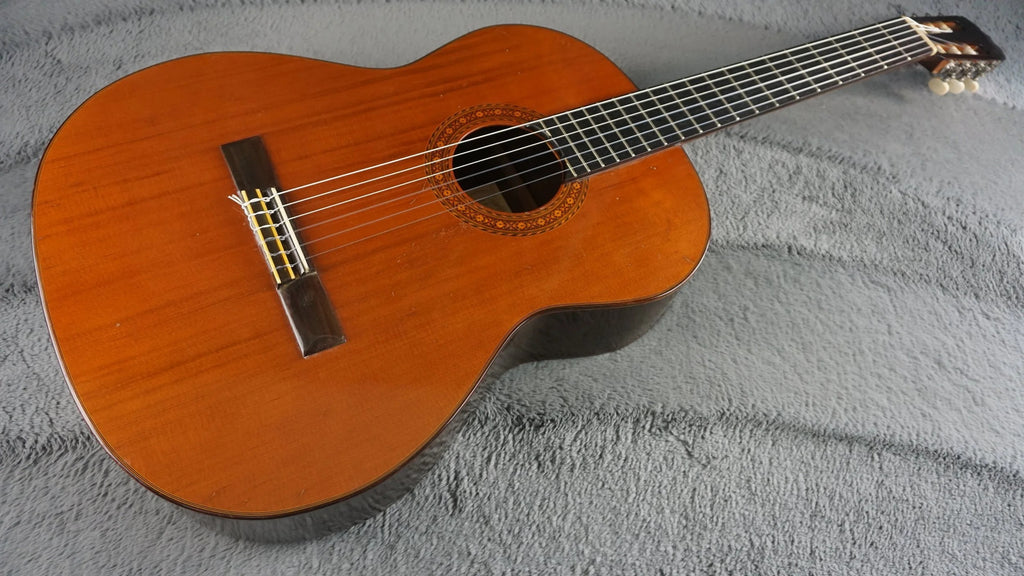 Aria M-18 Classical Guitar – Made in Japan – Solid Spruce Top – With Original Hard Case