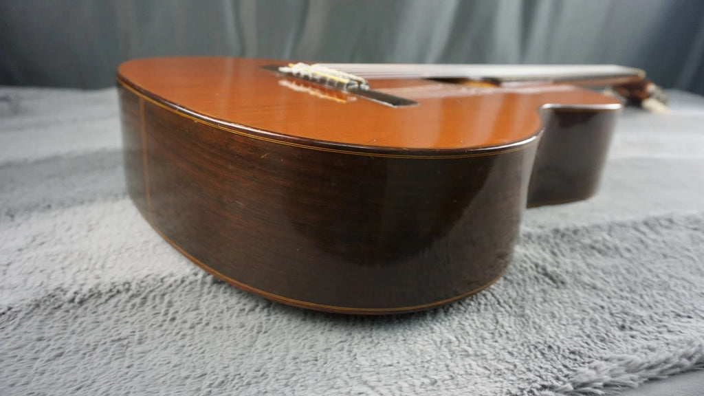 Aria M-18 Classical Guitar – Made in Japan – Solid Spruce Top – With Original Hard Case