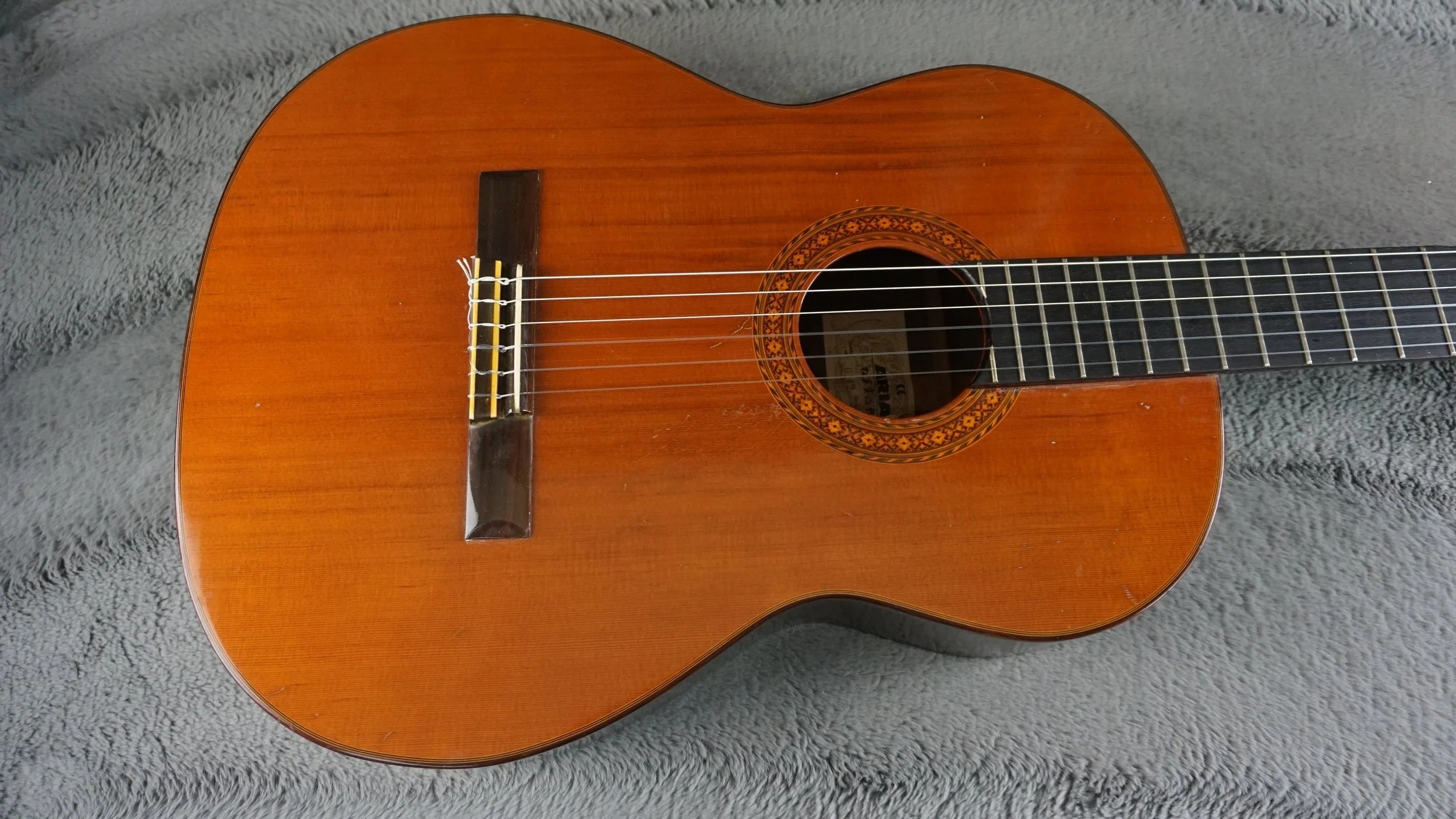Aria M-18 Classical Guitar – Made in Japan – Solid Spruce Top – With Original Hard Case