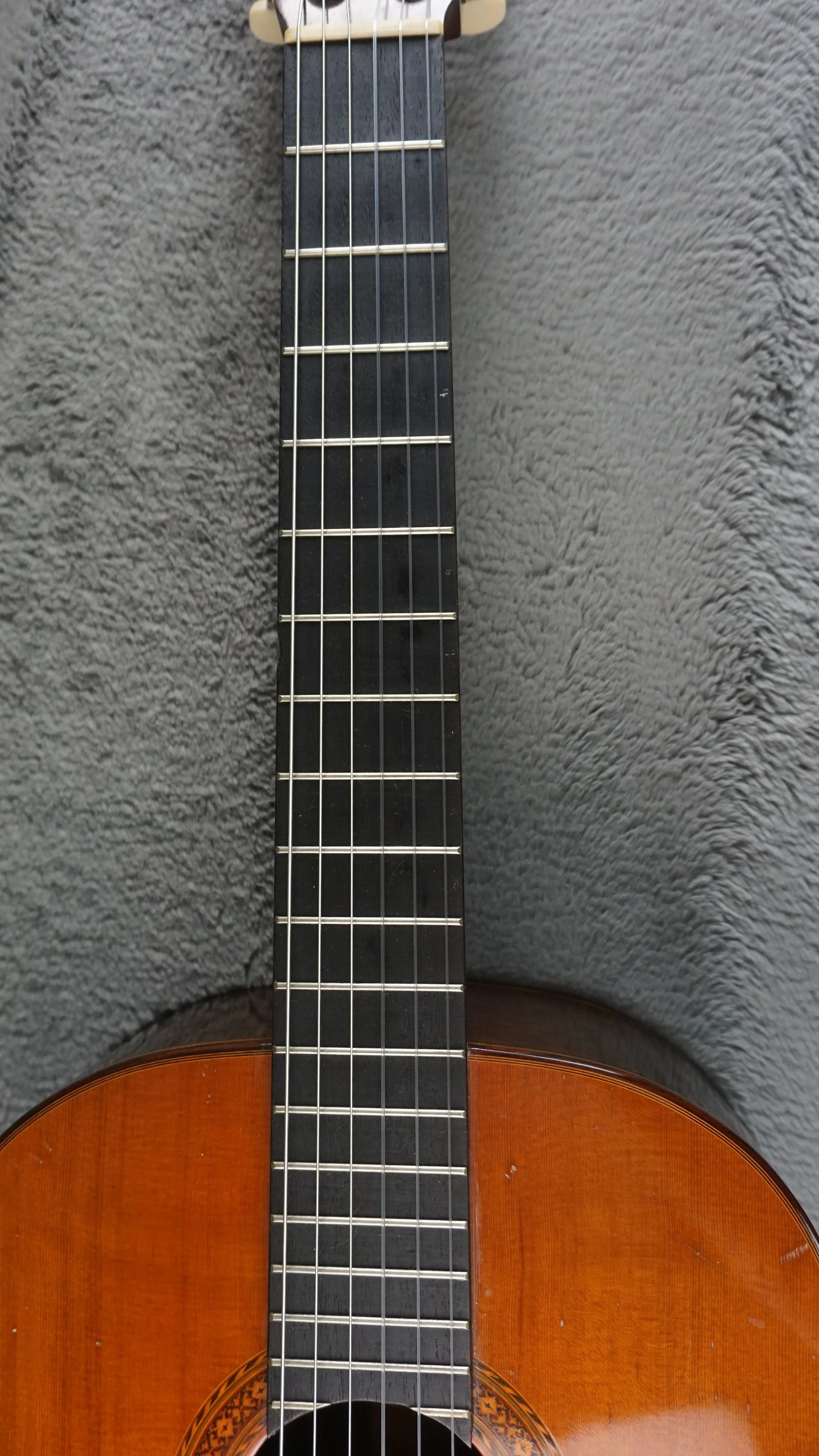 Aria M-18 Classical Guitar – Made in Japan – Solid Spruce Top – With Original Hard Case