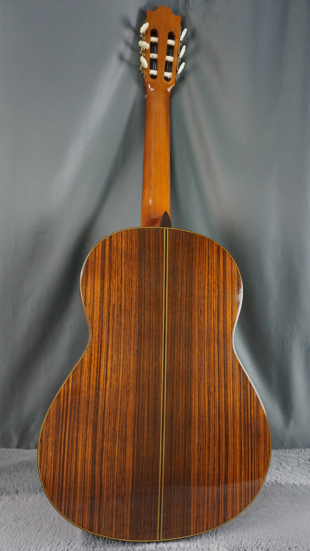 Yamaha C-300 Classical Guitar MIJ w/ OHSC – Nippon Gakki Era – Solid Top