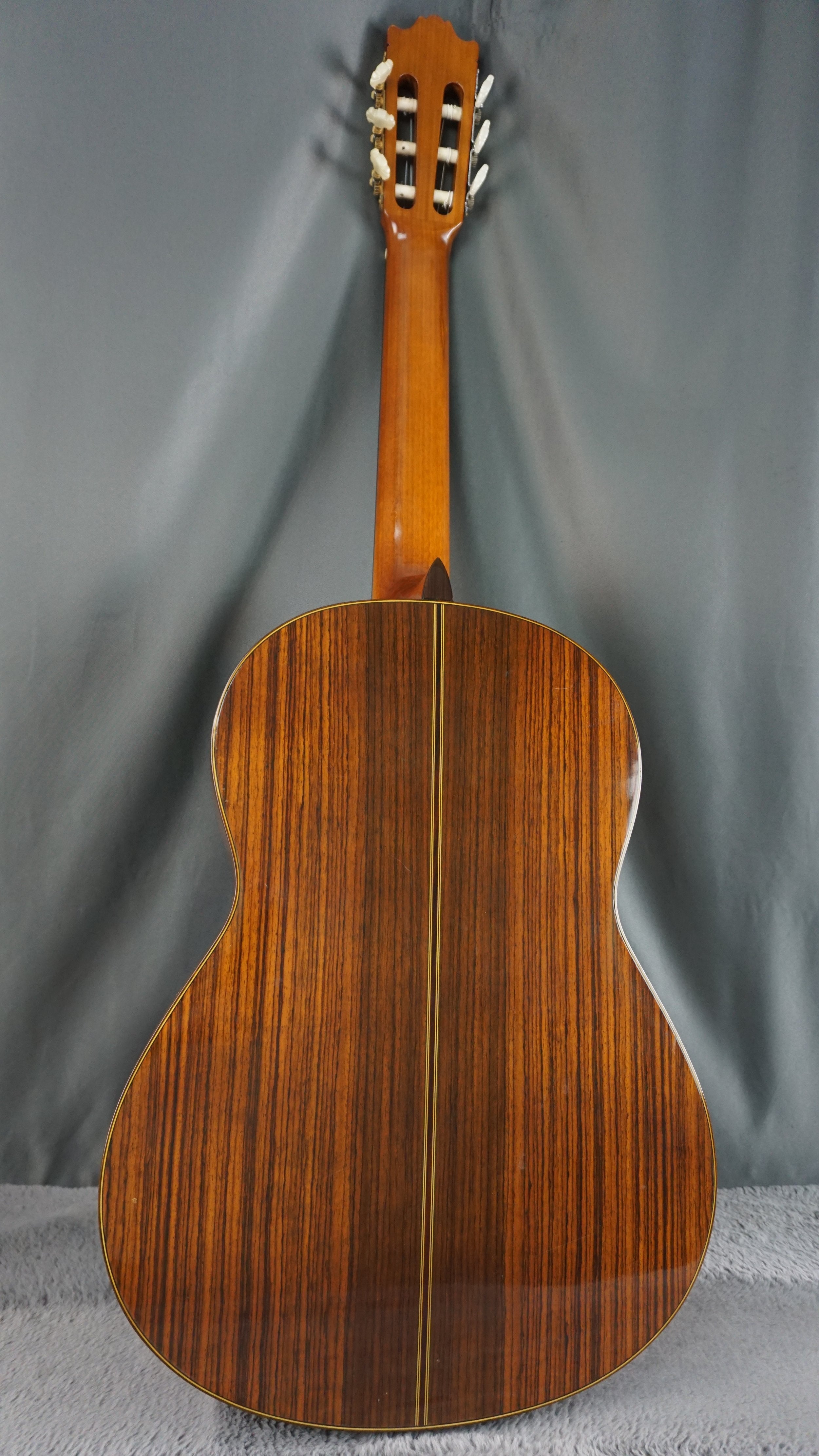 Yamaha C-300 Classical Guitar MIJ w/ OHSC – Nippon Gakki Era – Solid Top
