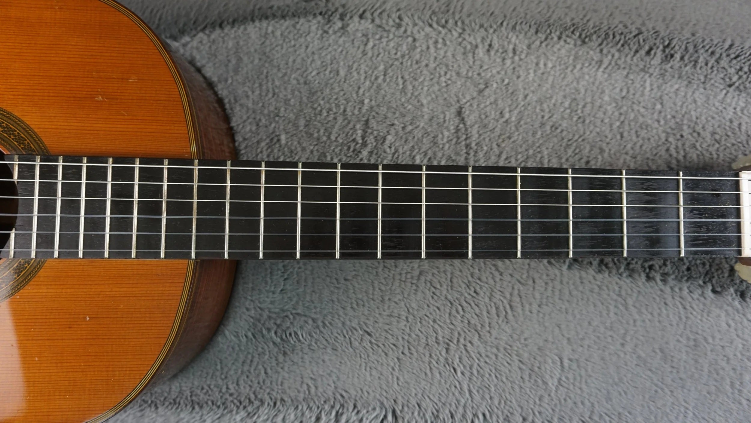 Yamaha C-300 Classical Guitar MIJ w/ OHSC – Nippon Gakki Era – Solid Top