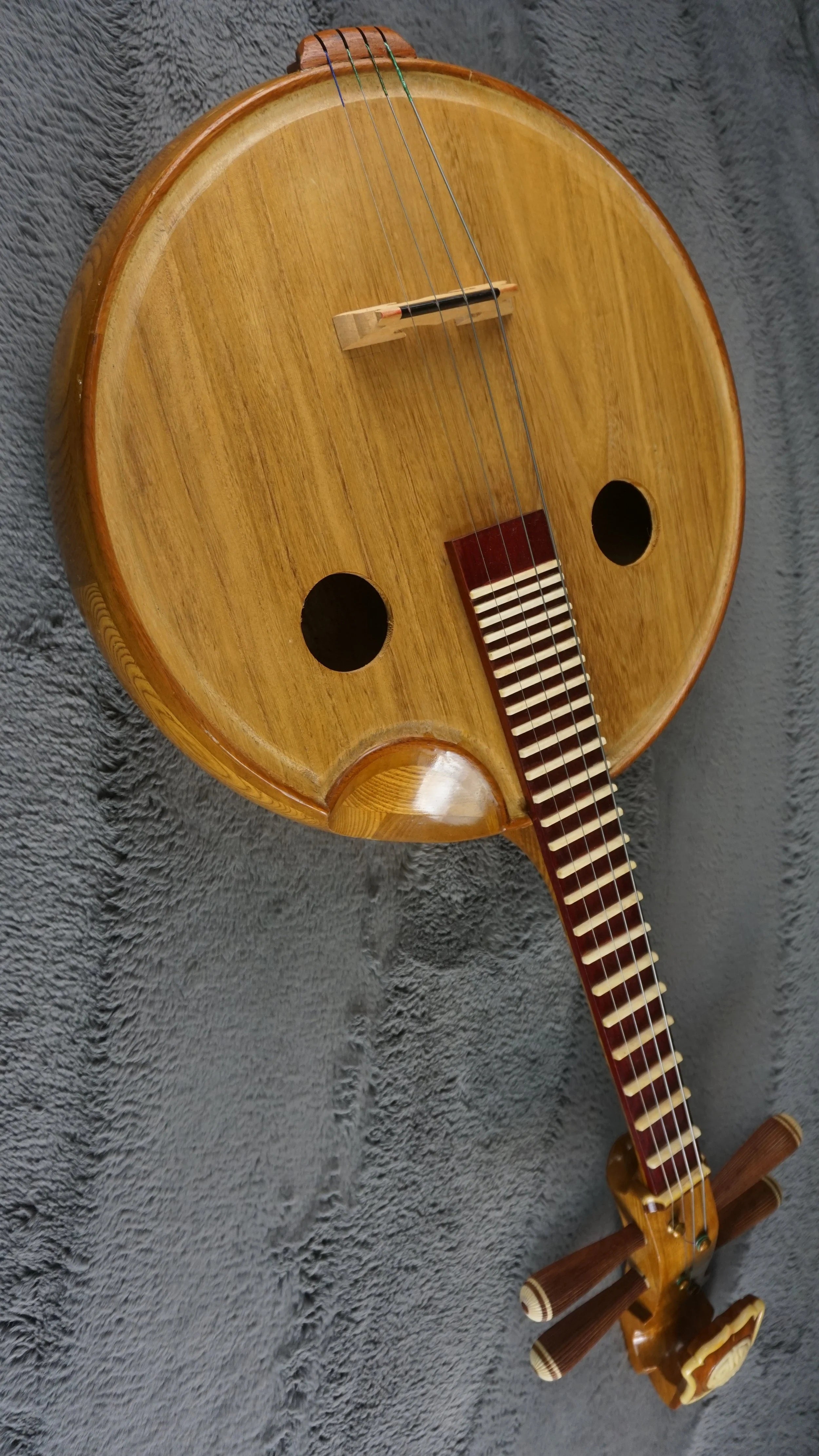 Handmade Chinese Zhongruan (中阮) – 4-String Traditional Lute – Bone Frets – With Case