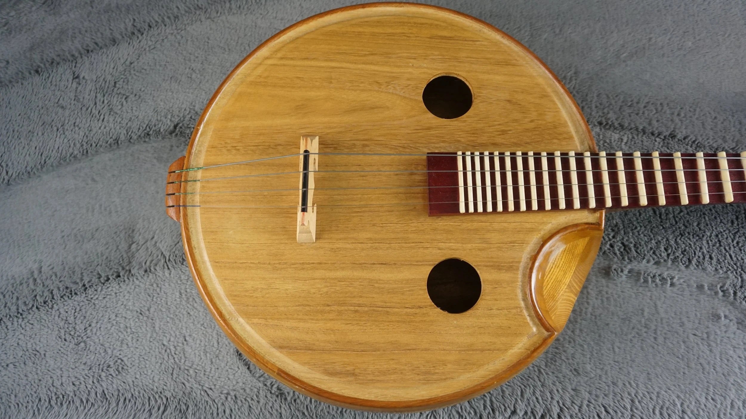 Handmade Chinese Zhongruan (中阮) – 4-String Traditional Lute – Bone Frets – With Case