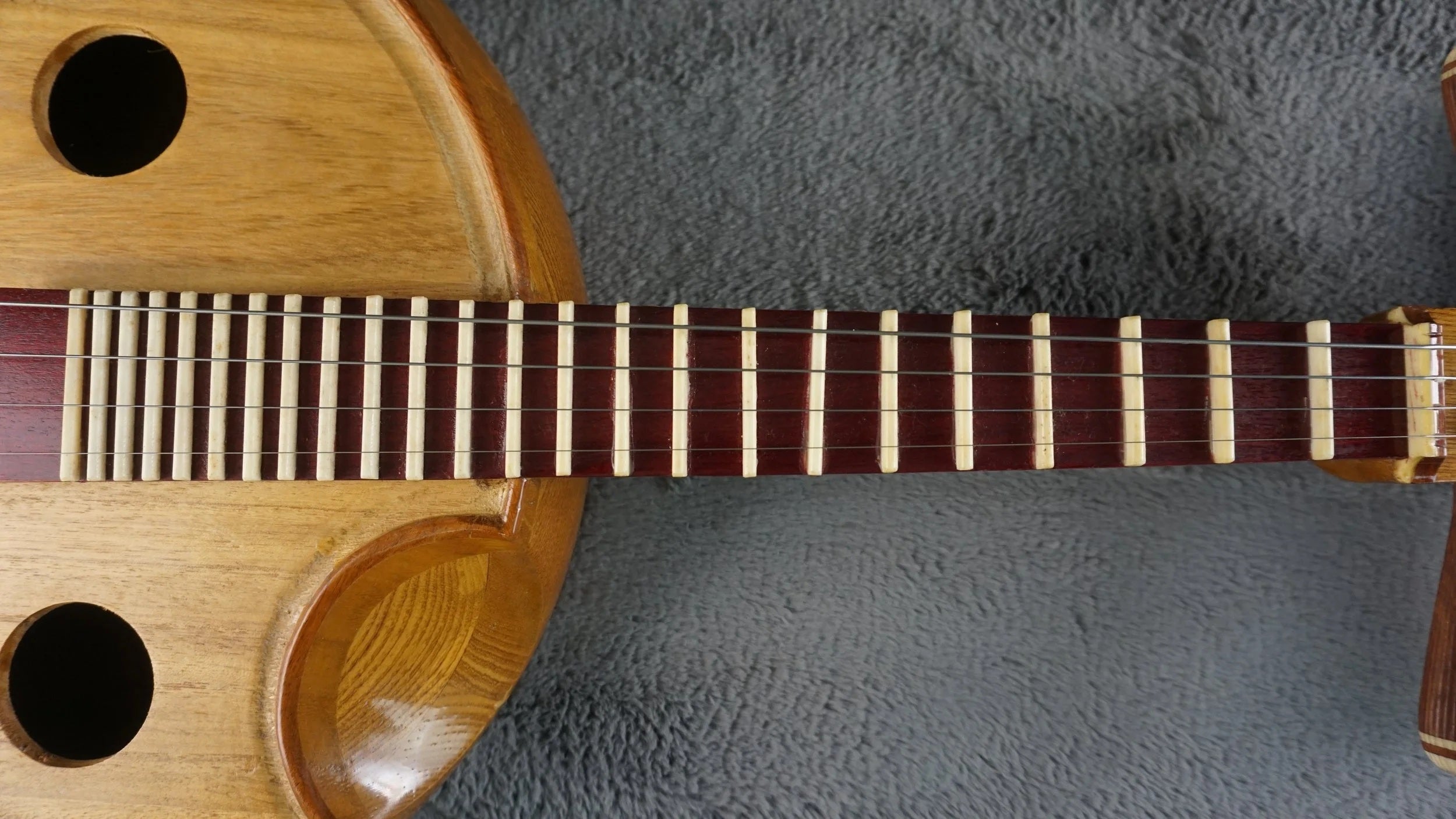 Handmade Chinese Zhongruan (中阮) – 4-String Traditional Lute – Bone Frets – With Case